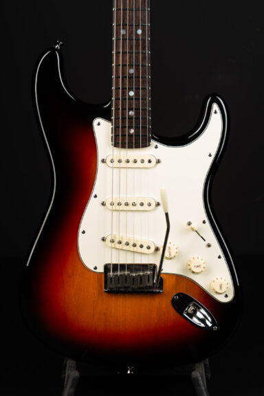 2006 Fender 60th Diamond Anniversary Commemorative American Stratocaster – Sunburst