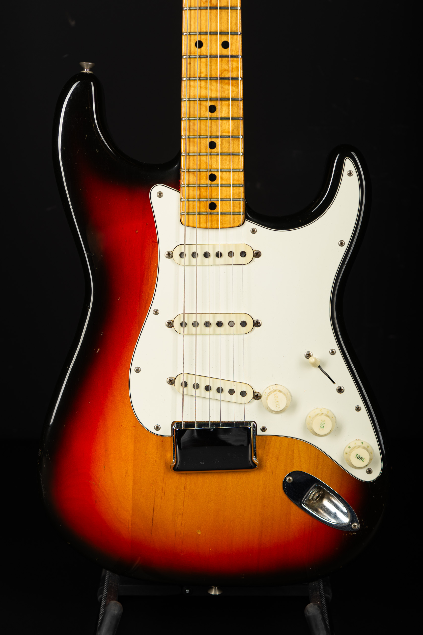 1973 Fender Stratocaster Hardtail – Sunburst – GuitarPoint