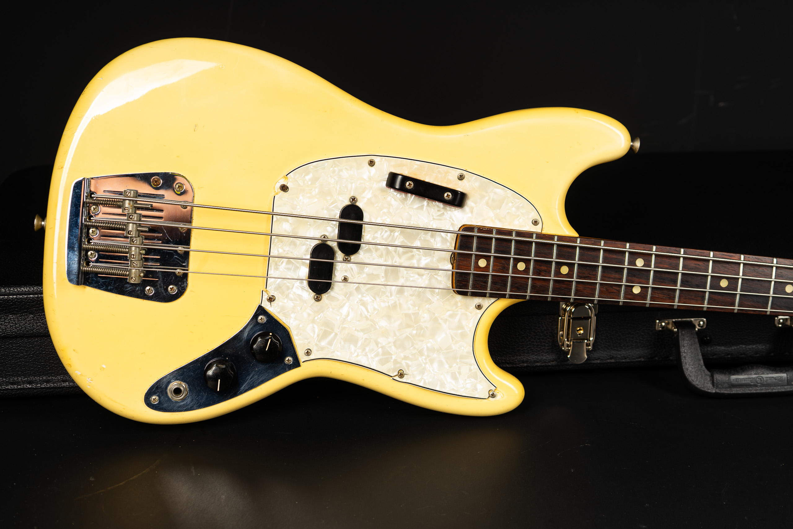 1974 Fender Mustang Bass - White - GuitarPoint