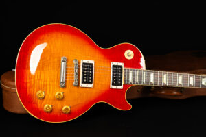 1996 Gibson Les Paul Classic Plus - Sunburst - GuitarPoint