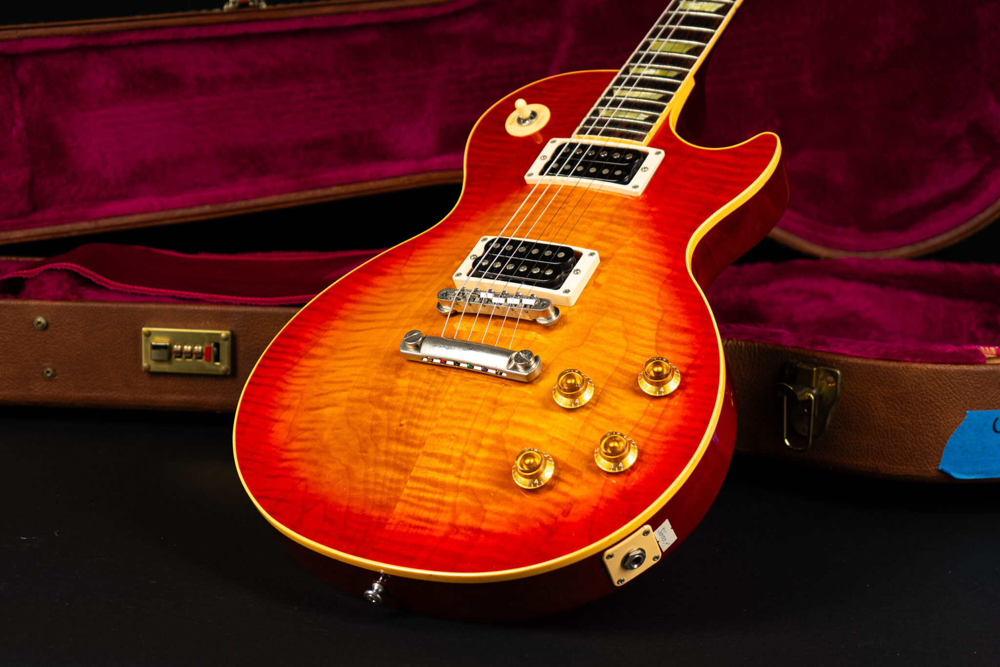1996 Gibson Les Paul Classic Plus – Sunburst – GuitarPoint