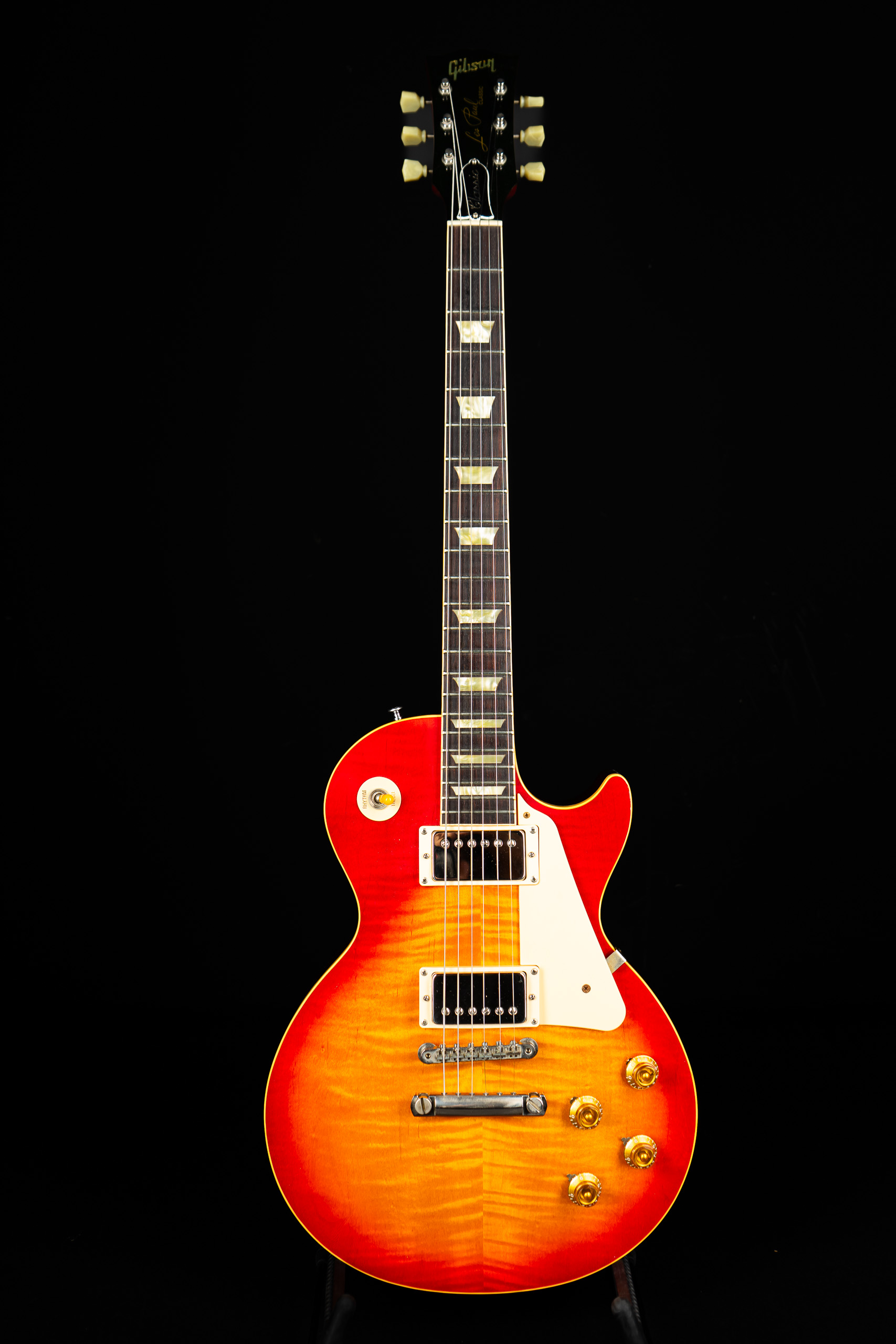 1994 Gibson Les Paul Classic Plus - Sunburst - GuitarPoint
