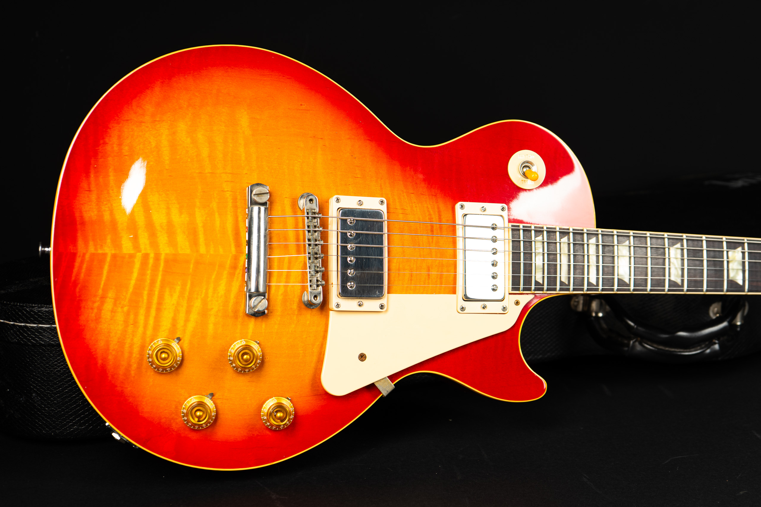 1994 Gibson Les Paul Classic Plus - Sunburst - GuitarPoint