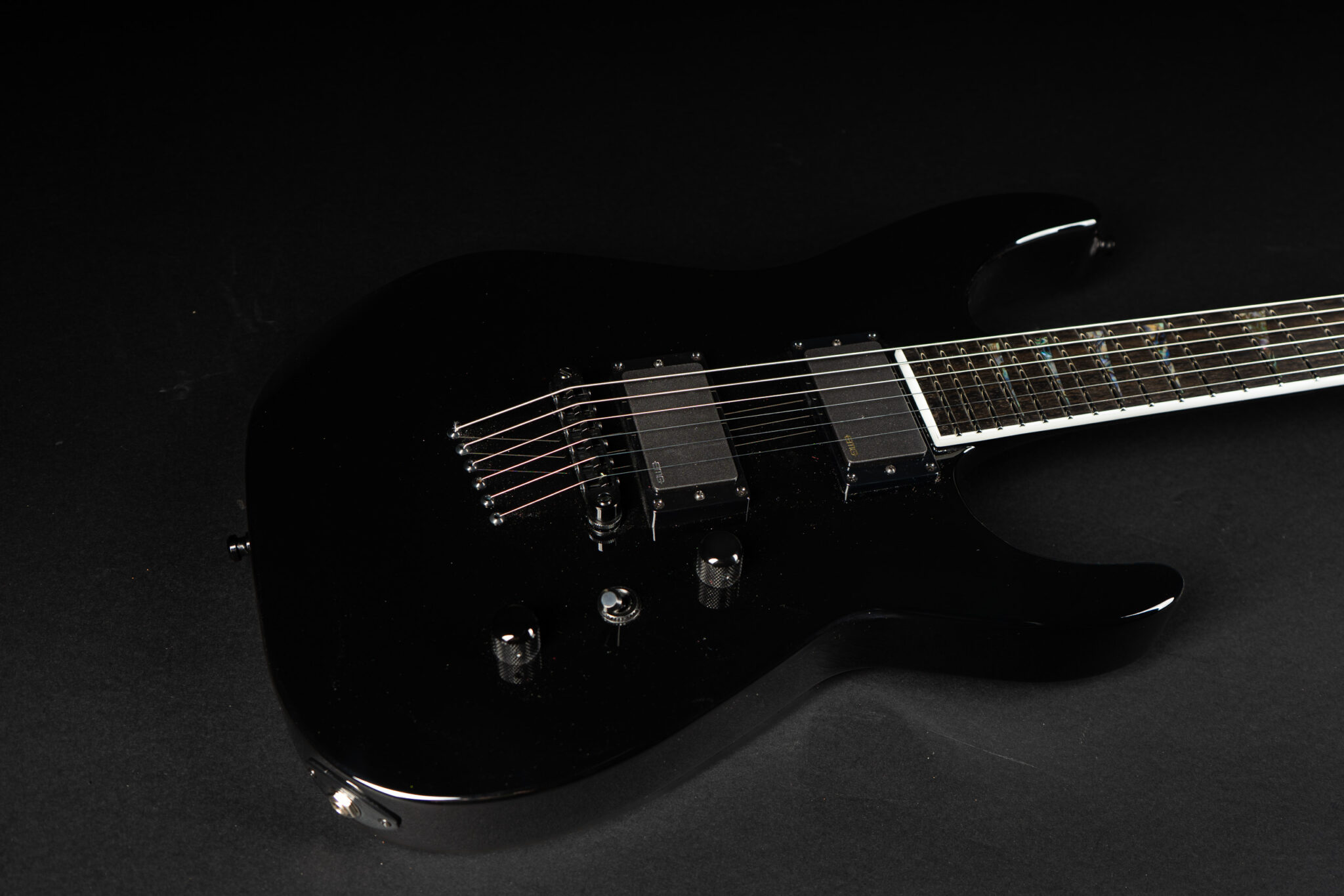Jackson Custom Shop Soloist EMG – Black – GuitarPoint