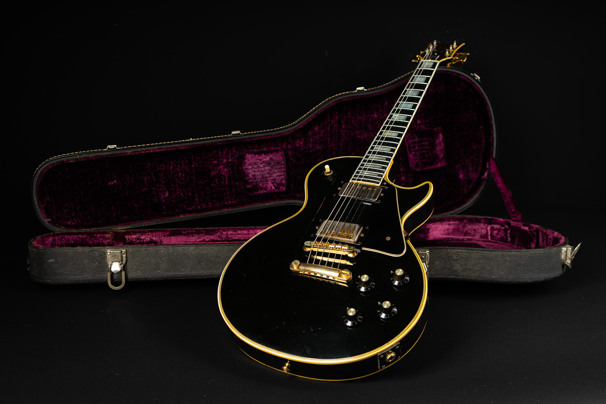 1974 Gibson Les Paul Custom Black Beauty - Ebony - GuitarPoint
