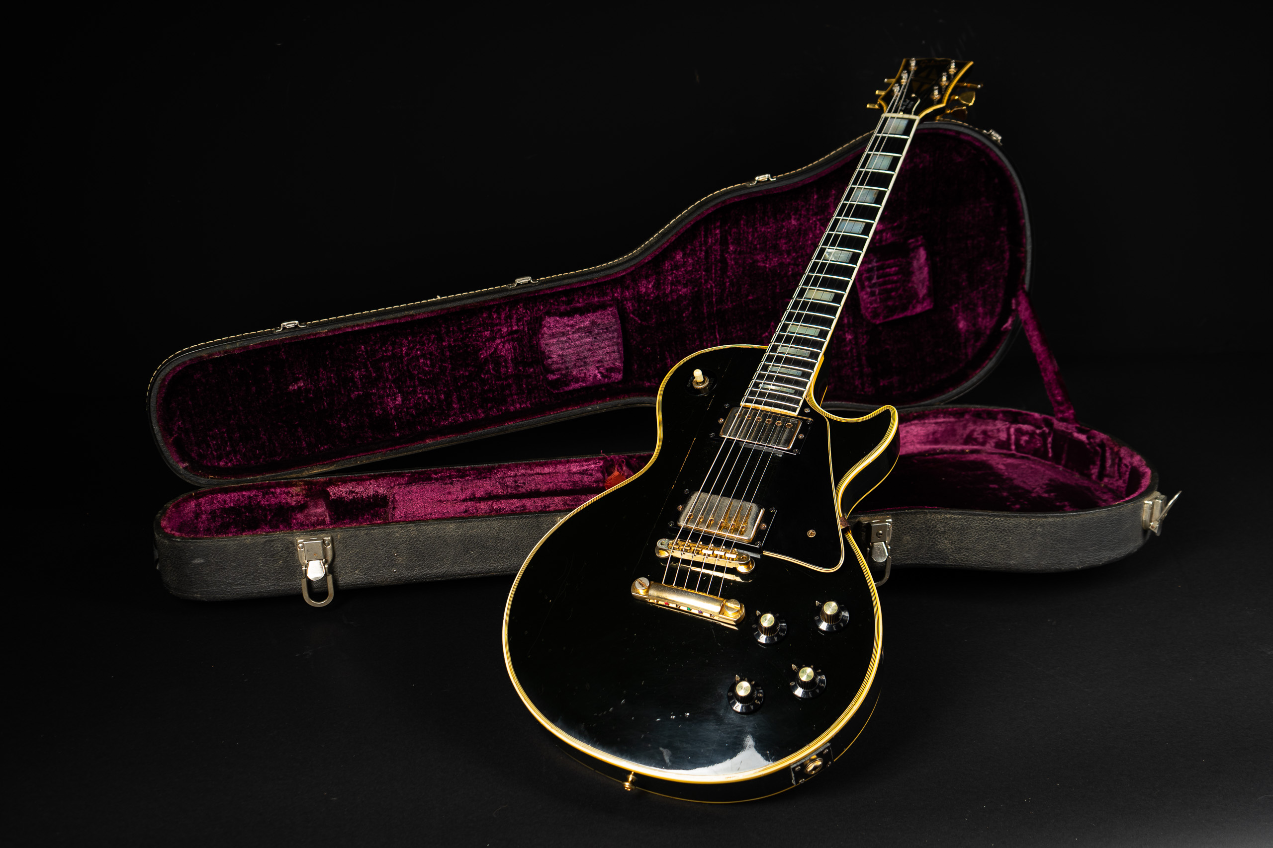 1974 Gibson Les Paul Custom Black Beauty - Ebony - GuitarPoint
