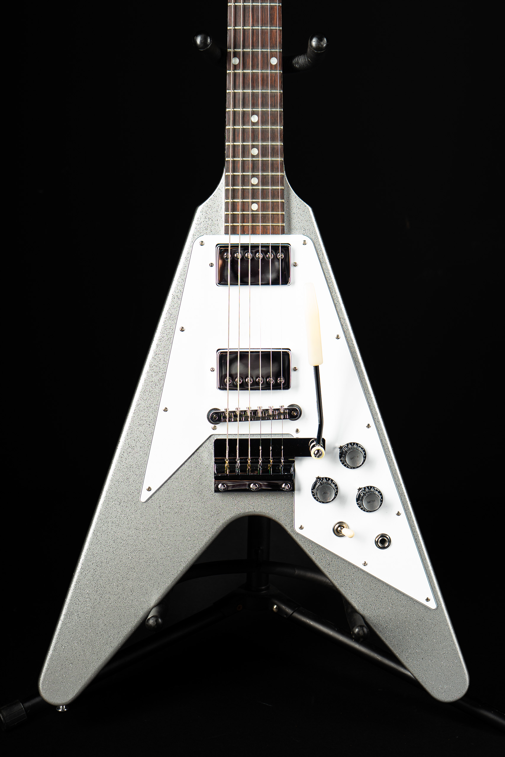 Gibson Custom Shop 1967 Flying V – Silver Sparkle – GuitarPoint
