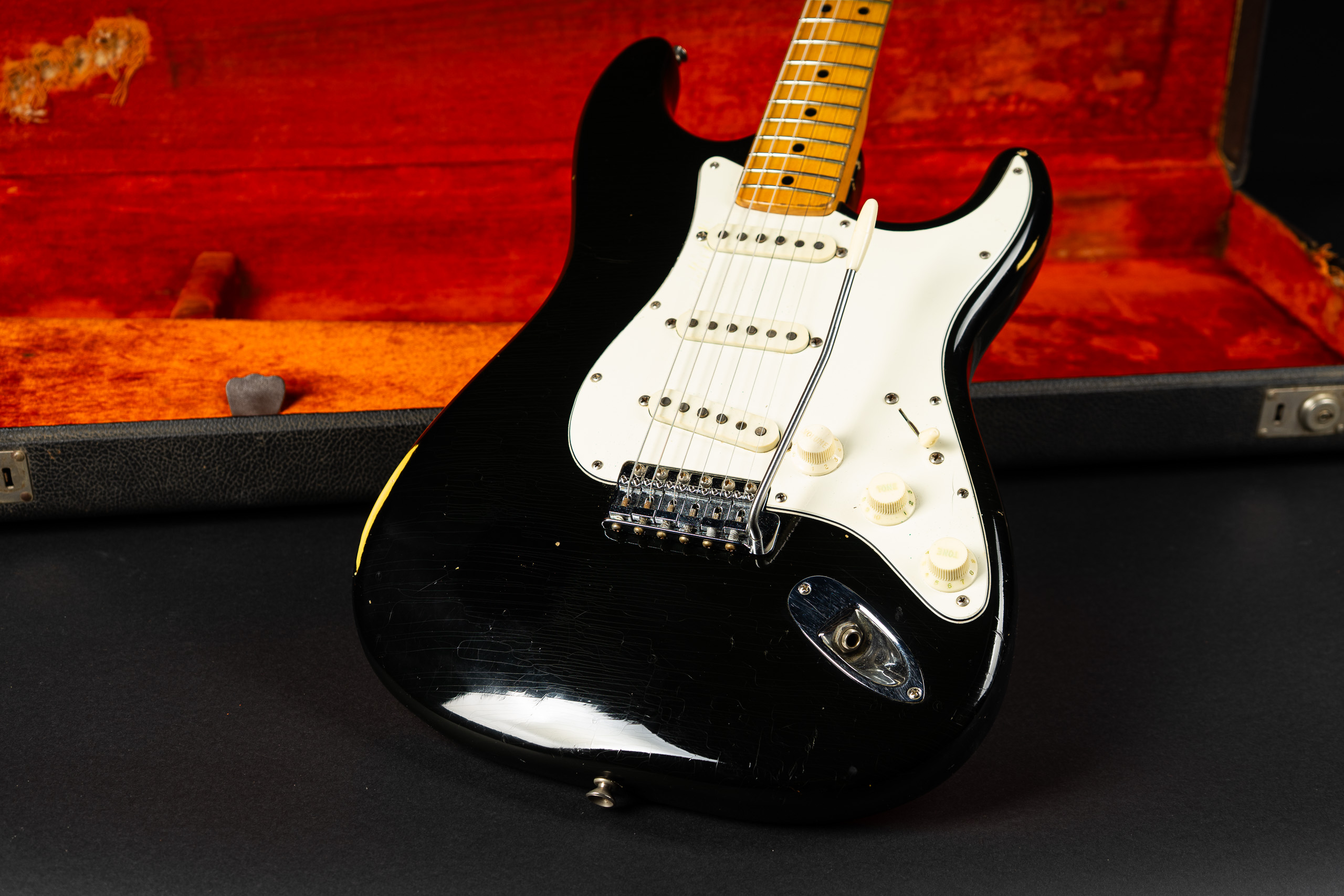1973 Fender Stratocaster - Black - GuitarPoint