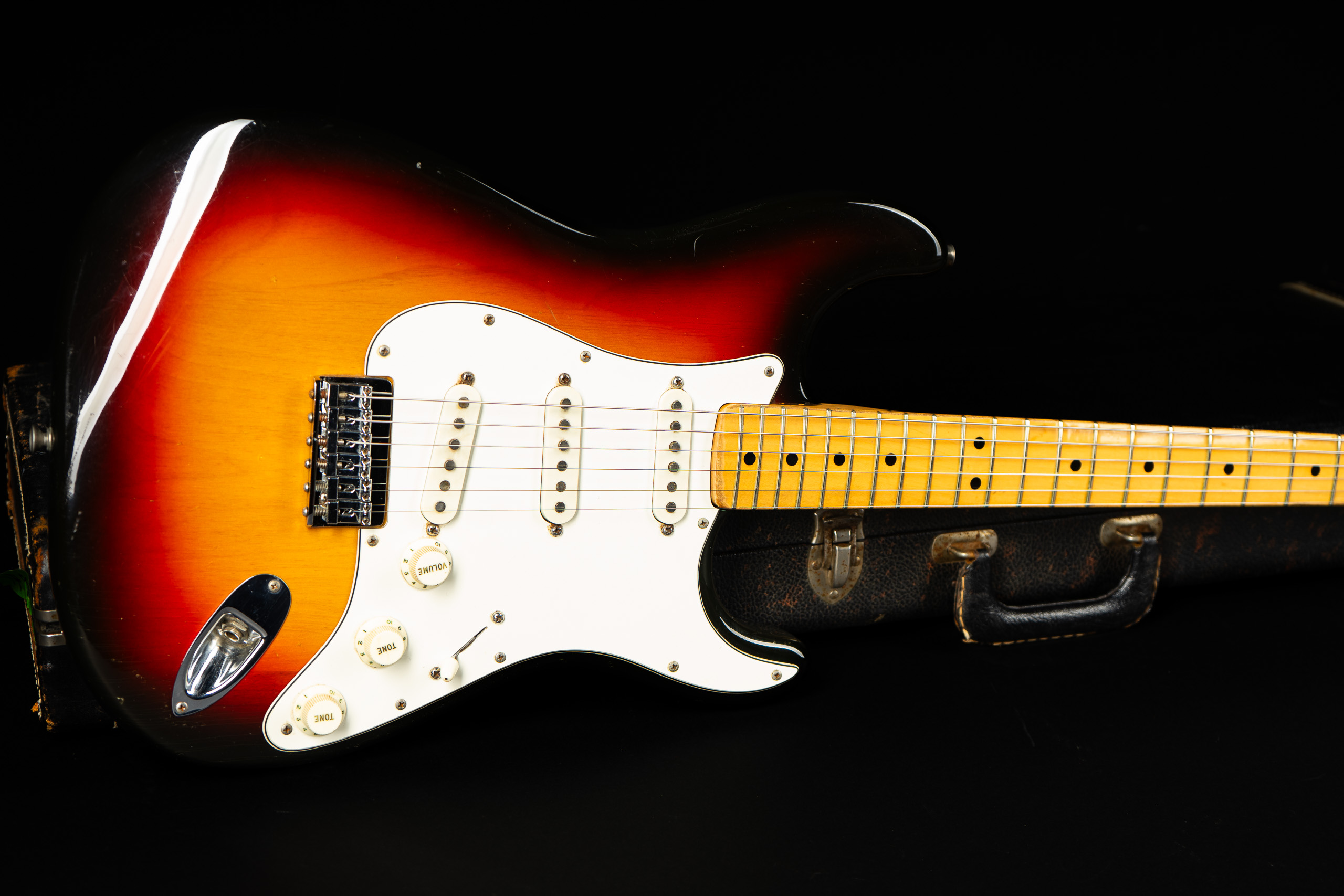 1974 Fender Stratocaster Hardtail - Sunburst - GuitarPoint