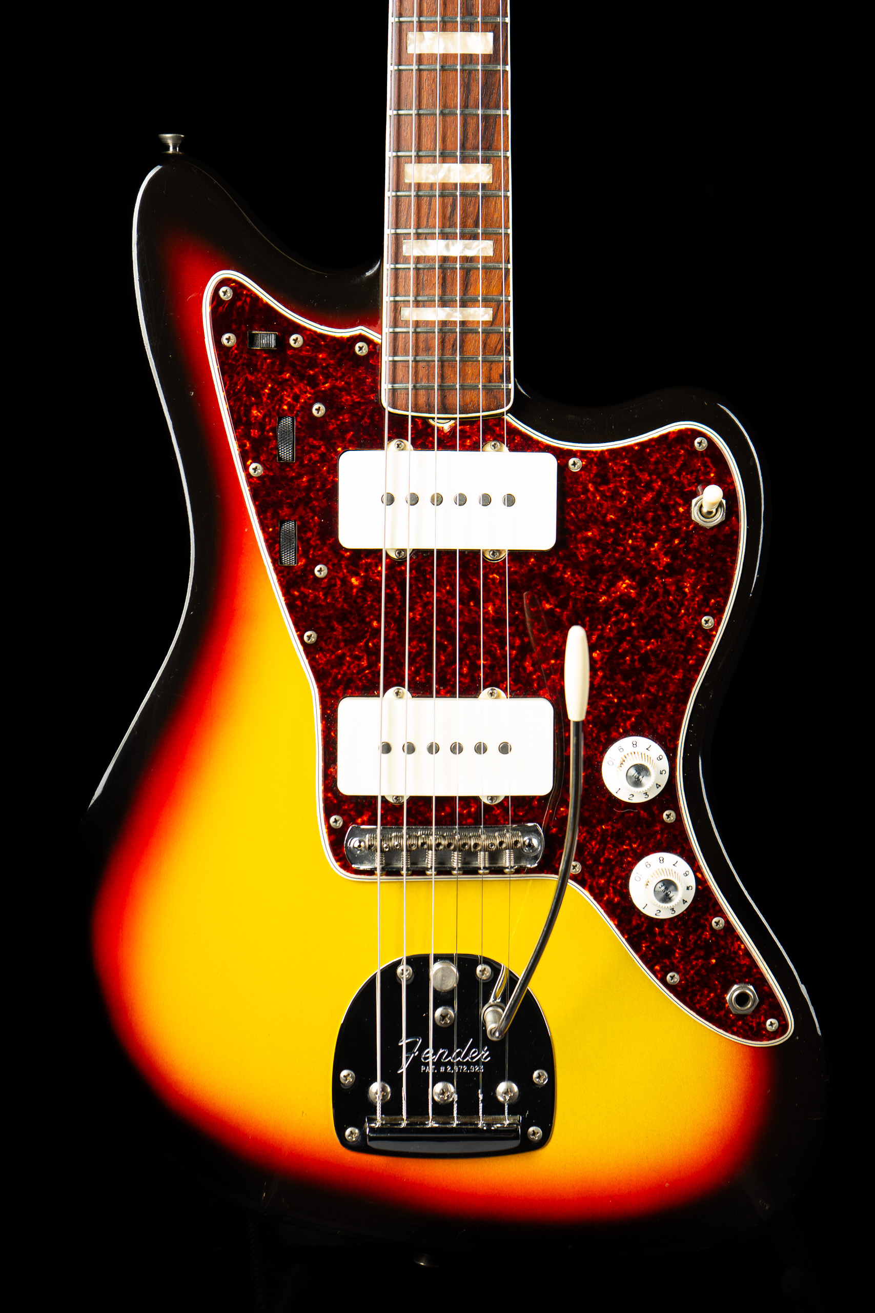 Fender Jazzmaster サンバースト 1966 Fender Jazzmaster – Sunburst – GuitarPoint