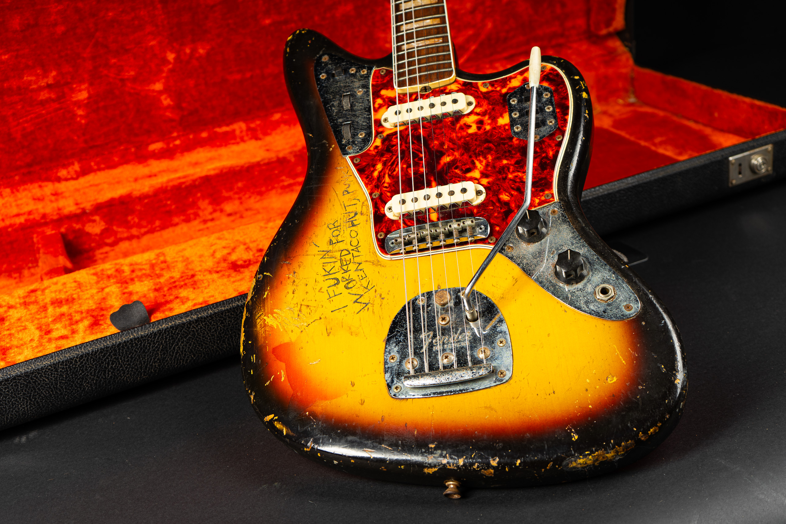 1966 Fender Jaguar KENTACOHUT - Sunburst - GuitarPoint
