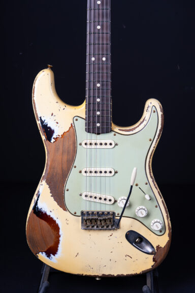 Fender Masterbuilt Greg Fessler 1963 Stratocaster Heavy Relic AFB – Olympic White over Sunburst