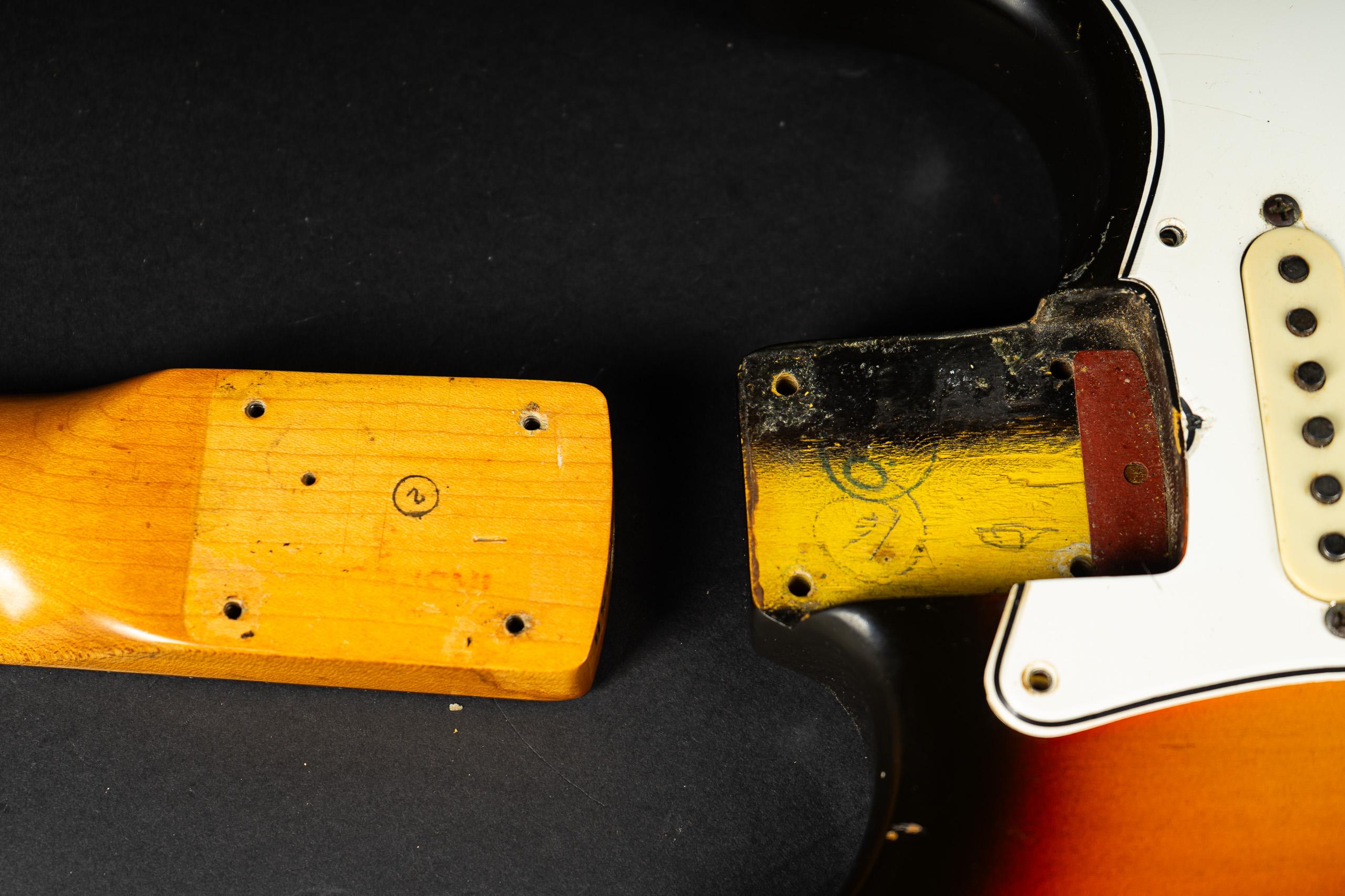 1965 Fender Stratocaster – Sunburst