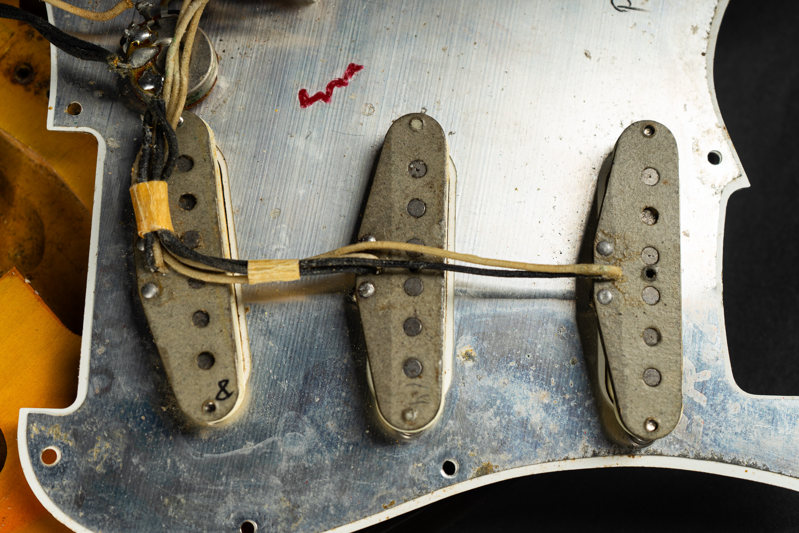 1965 Fender Stratocaster – Sunburst