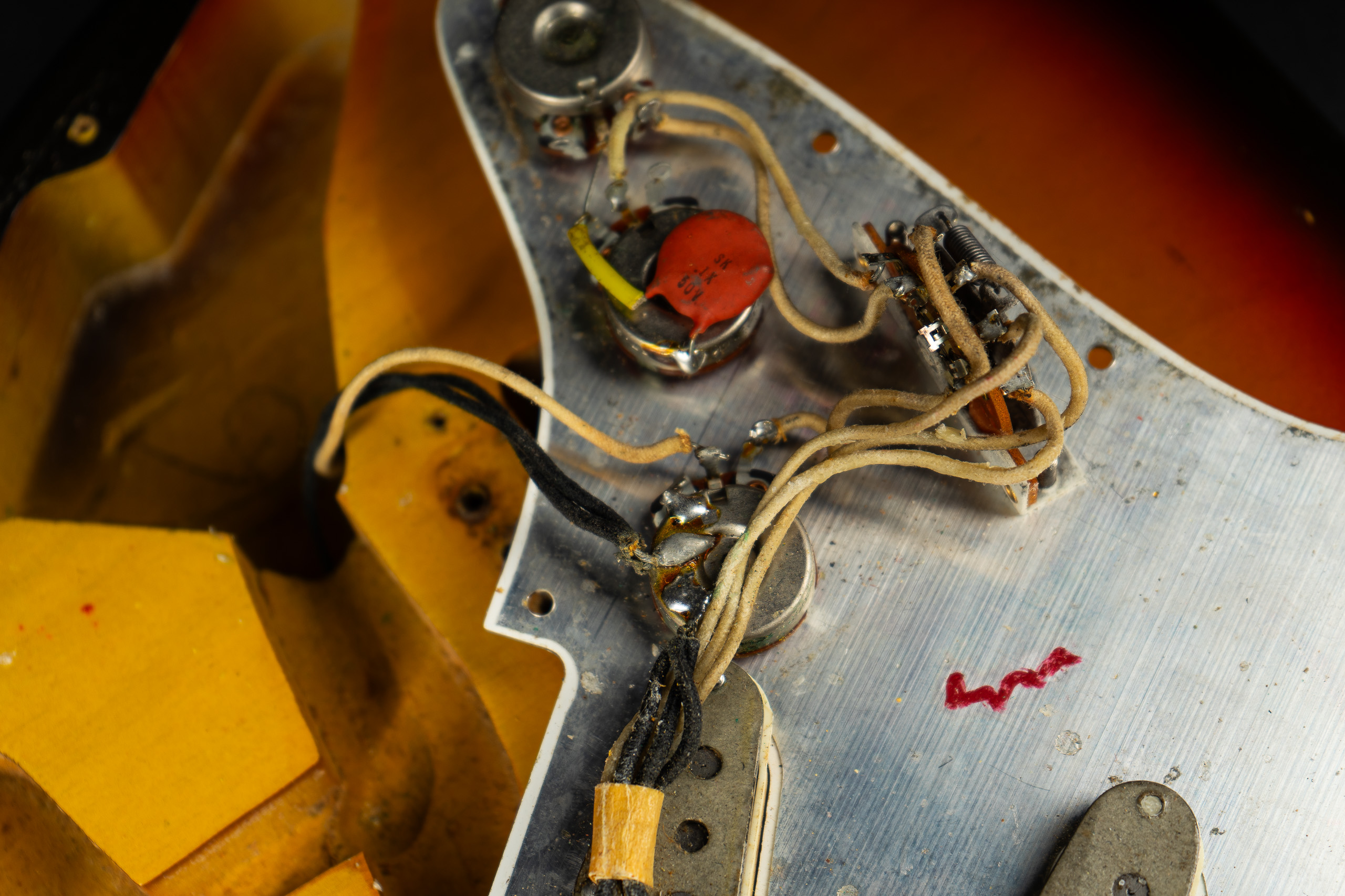 1965 Fender Stratocaster – Sunburst
