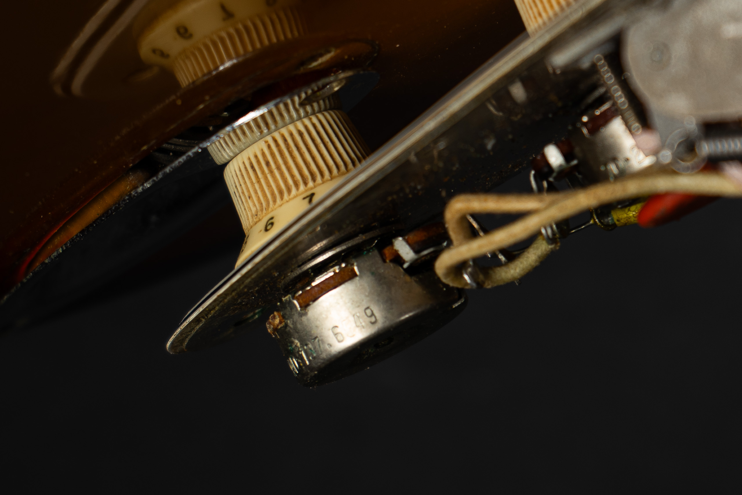 1965 Fender Stratocaster – Sunburst