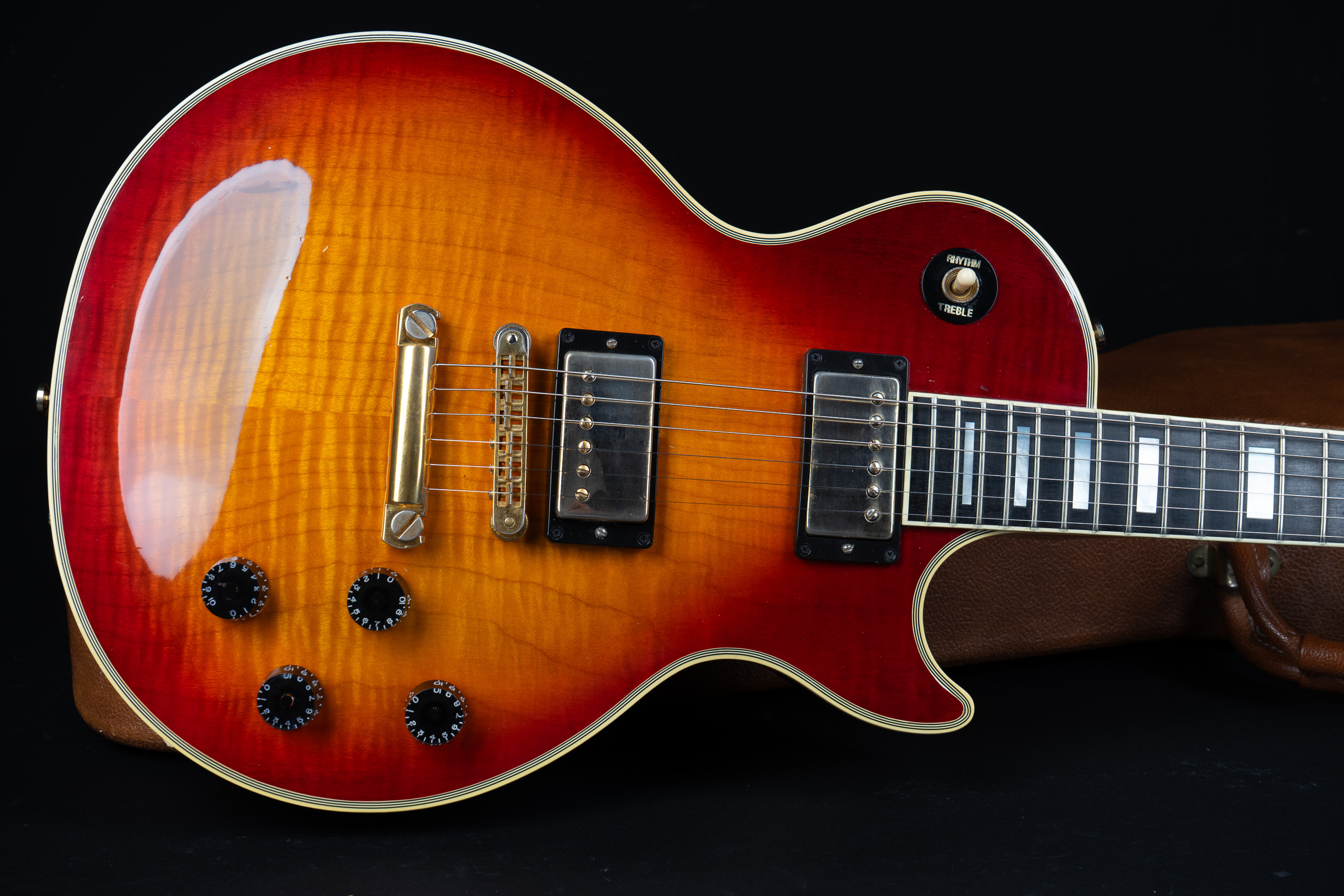 1989 Gibson Les Paul Custom Plus - Cherry Sunburst - GuitarPoint