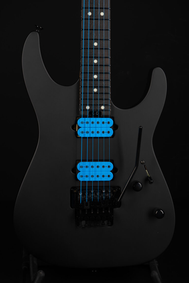 Charvel Custom Shop Dinky 24 2H FR – Blue on Black