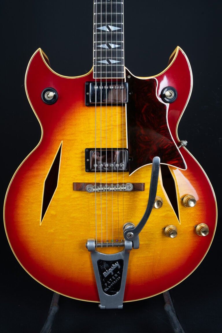 1965 Gibson Trini Lopez Custom – Sunburst (wide nut – near mint)