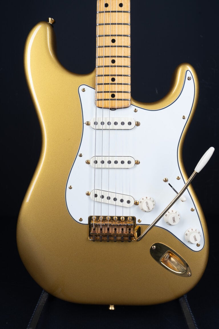 1981 Fender Stratocaster – Gold