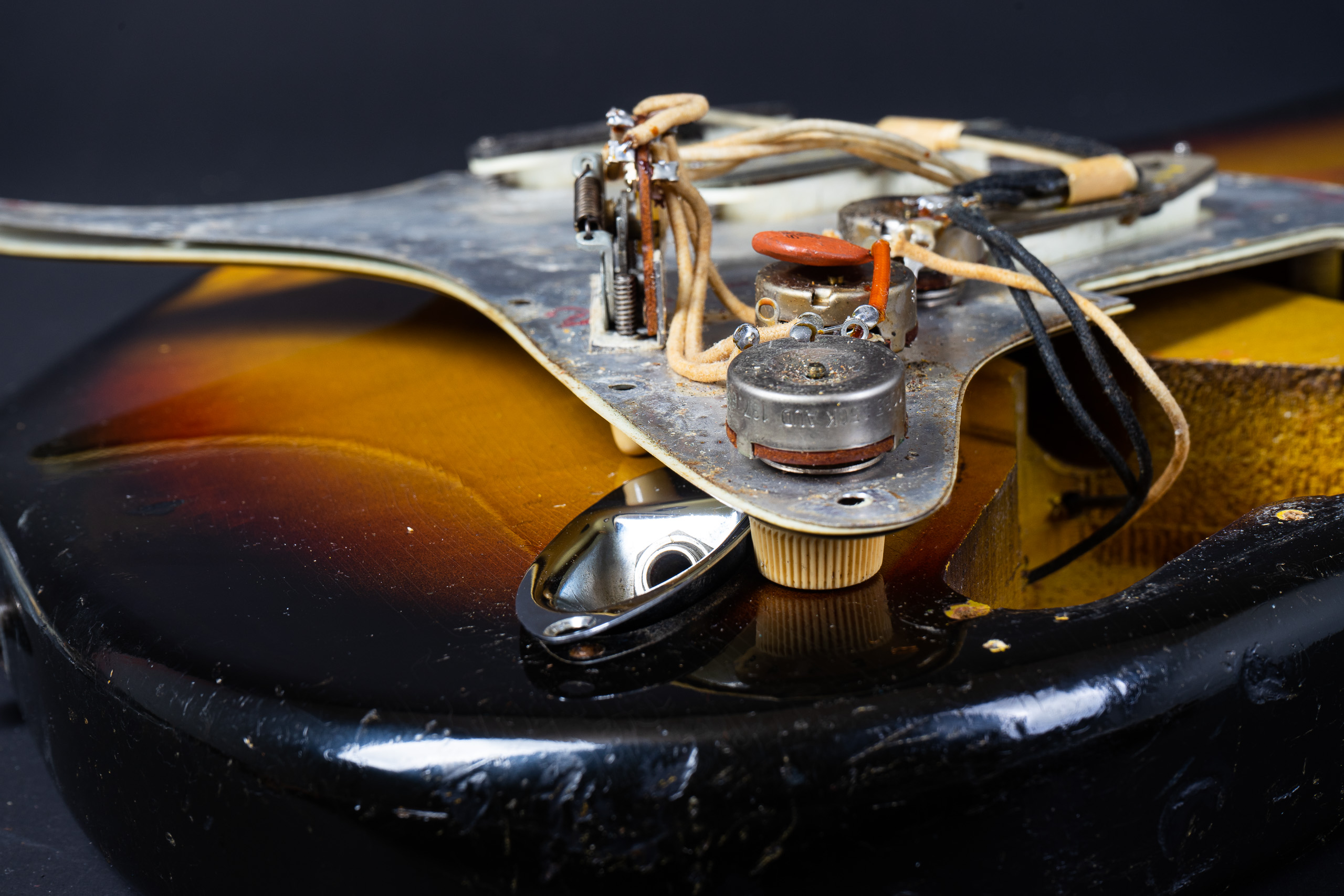 1964 Fender Stratocaster – Sunburst