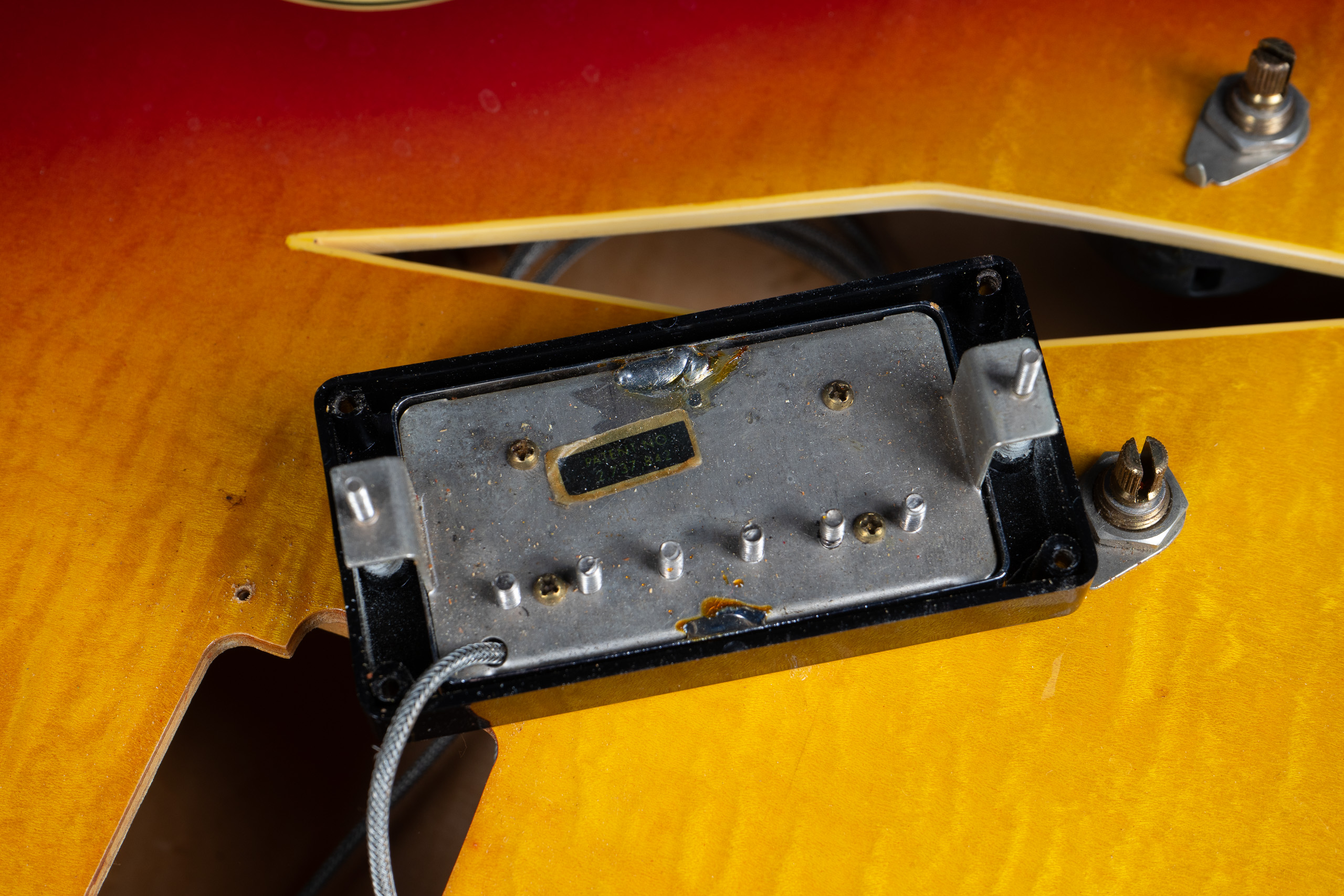 1965 Gibson Trini Lopez Custom – Sunburst (wide nut – near mint)