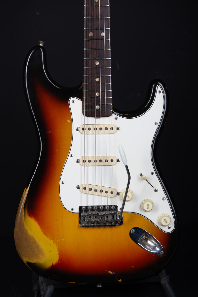 1965 Fender Stratocaster – Sunburst (L-Series)