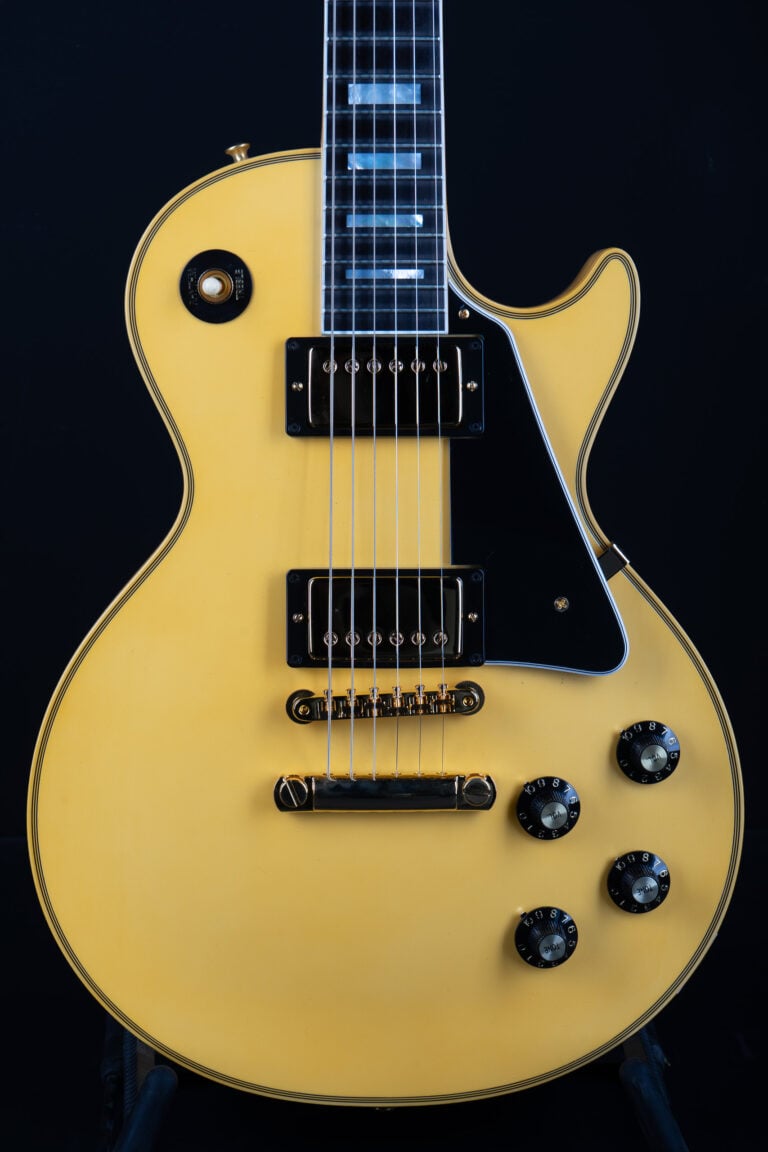 Gibson Custom Shop 1968 Les Paul Custom VOS – Heavy Antique White M2M