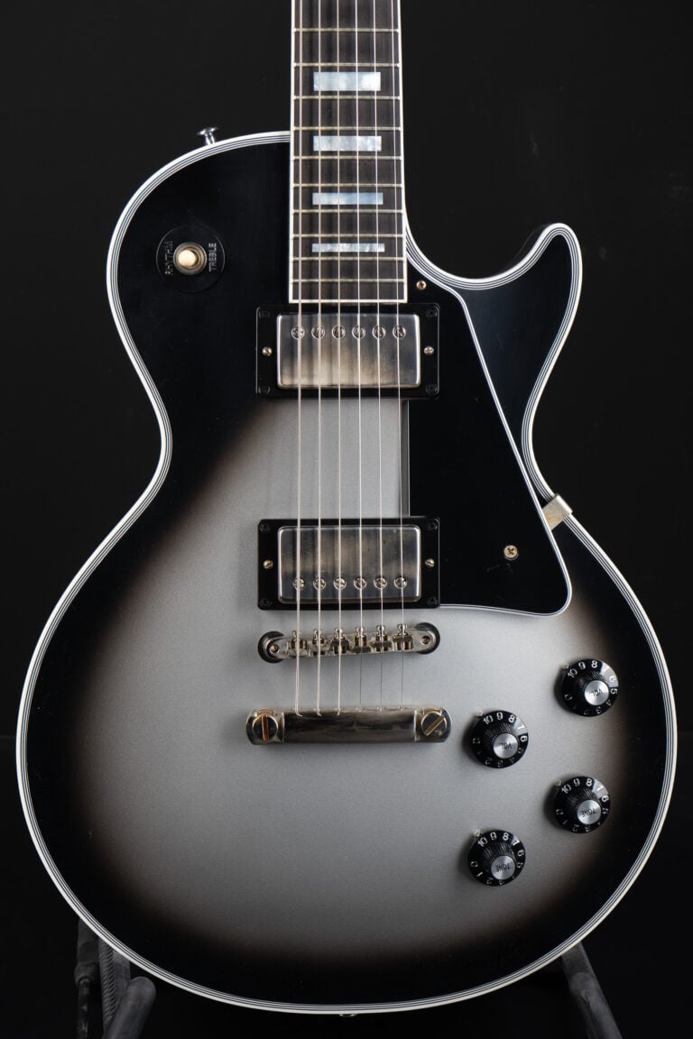 Gibson Custom Shop 1968 Les Paul Custom VOS – Silverburst M2M