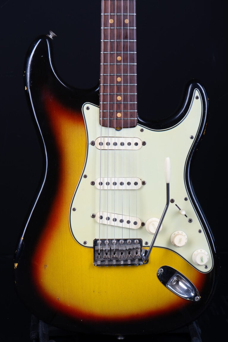 1964 Fender Stratocaster – Sunburst