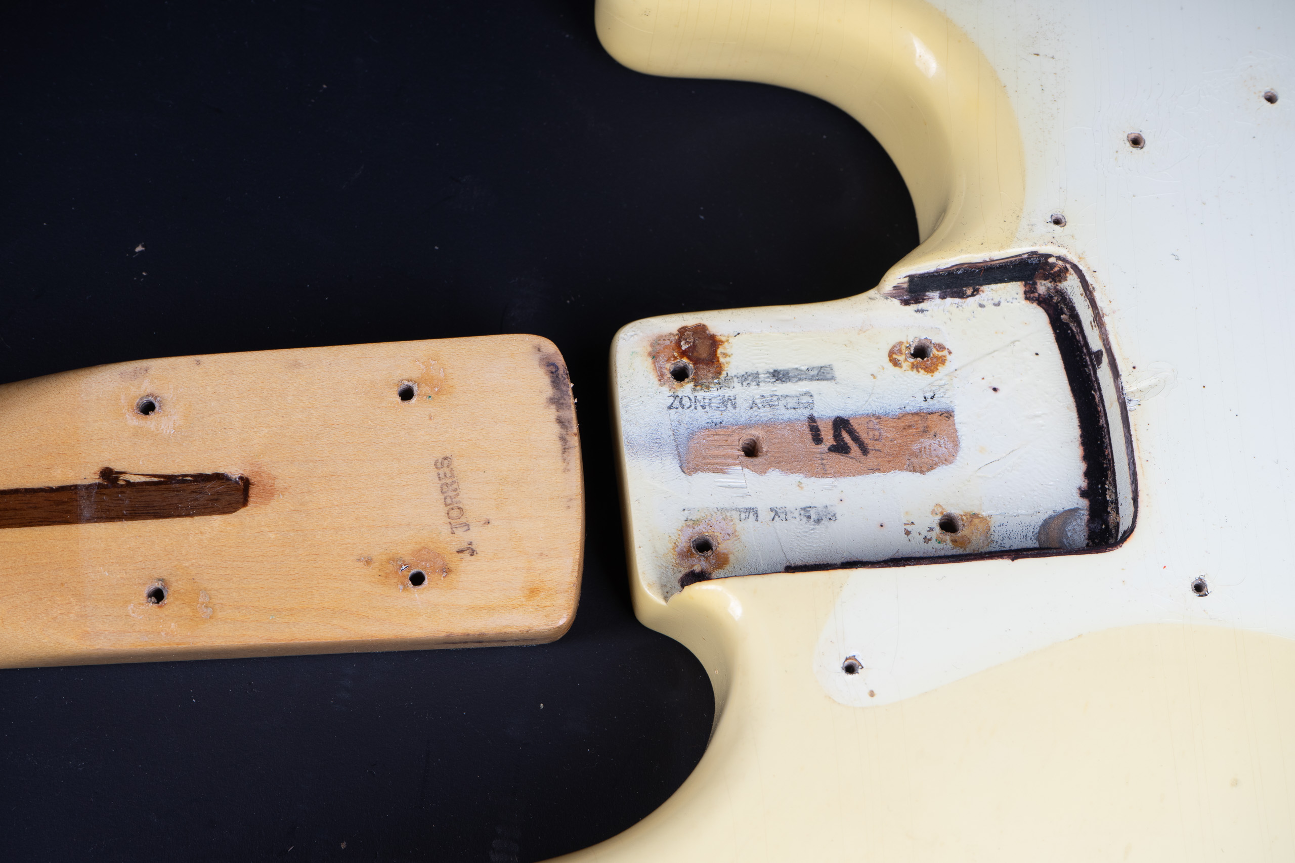 1972 Fender Jazz Bass – Olympic White