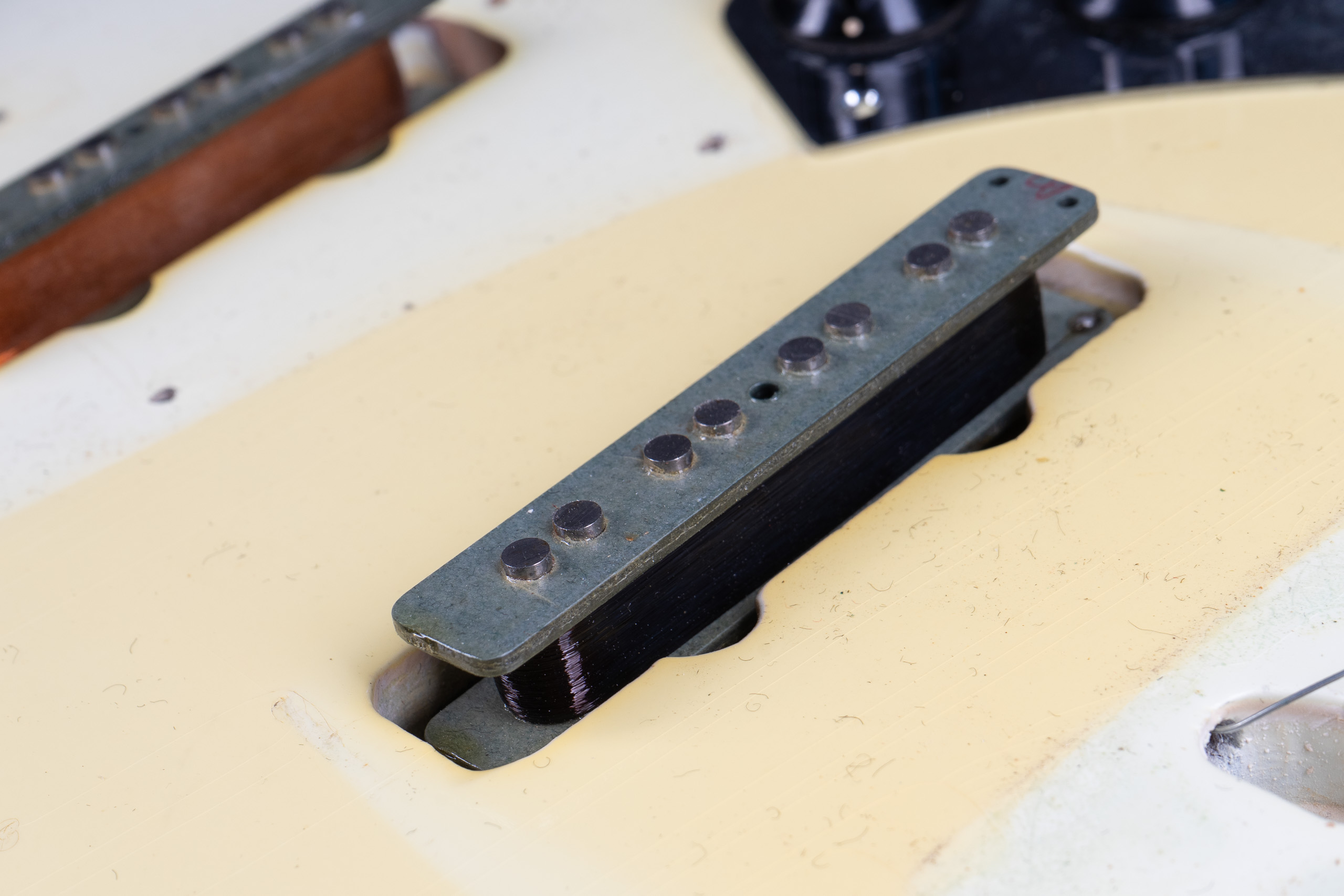 1972 Fender Jazz Bass – Olympic White
