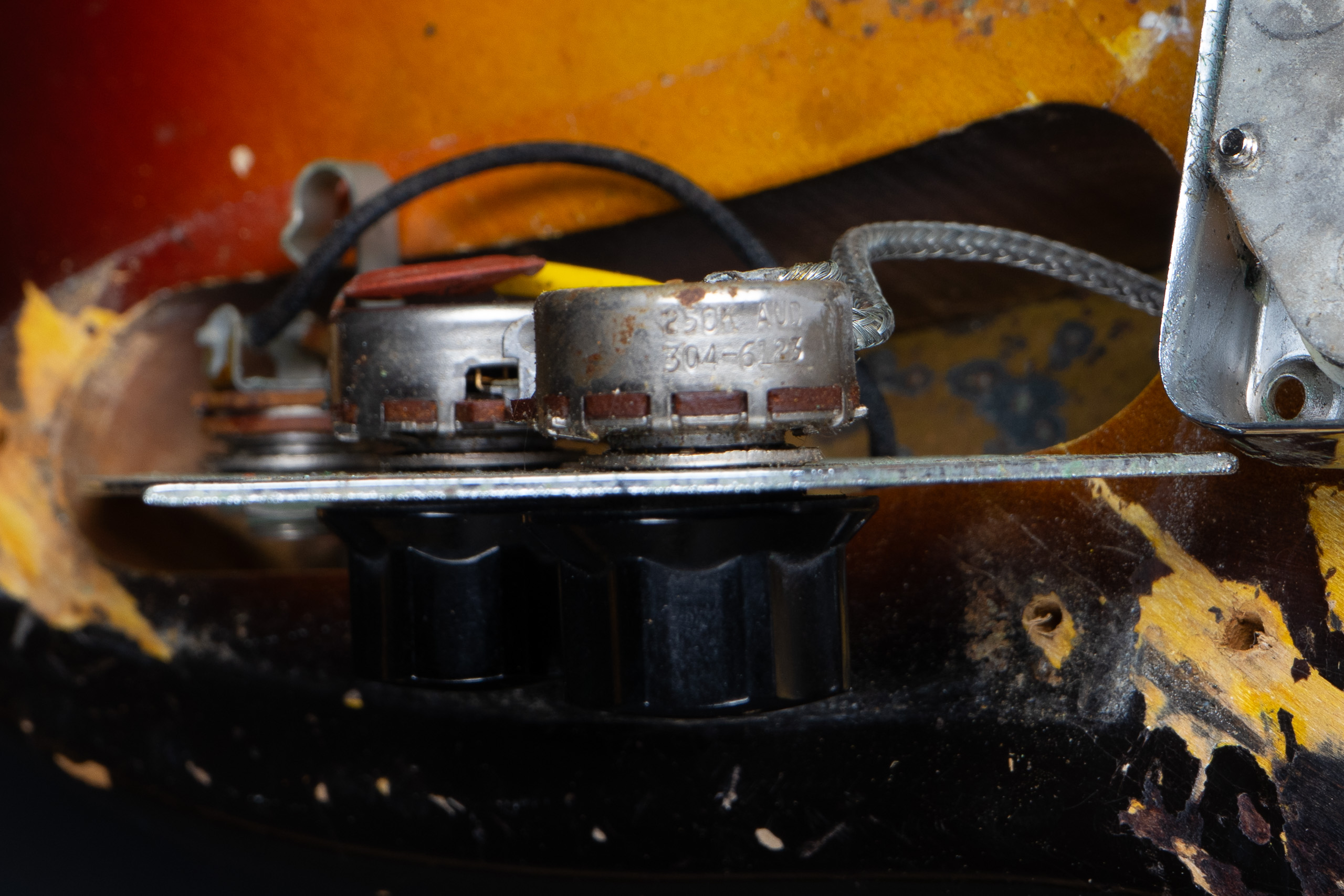 1961 Fender Bass VI – Sunburst