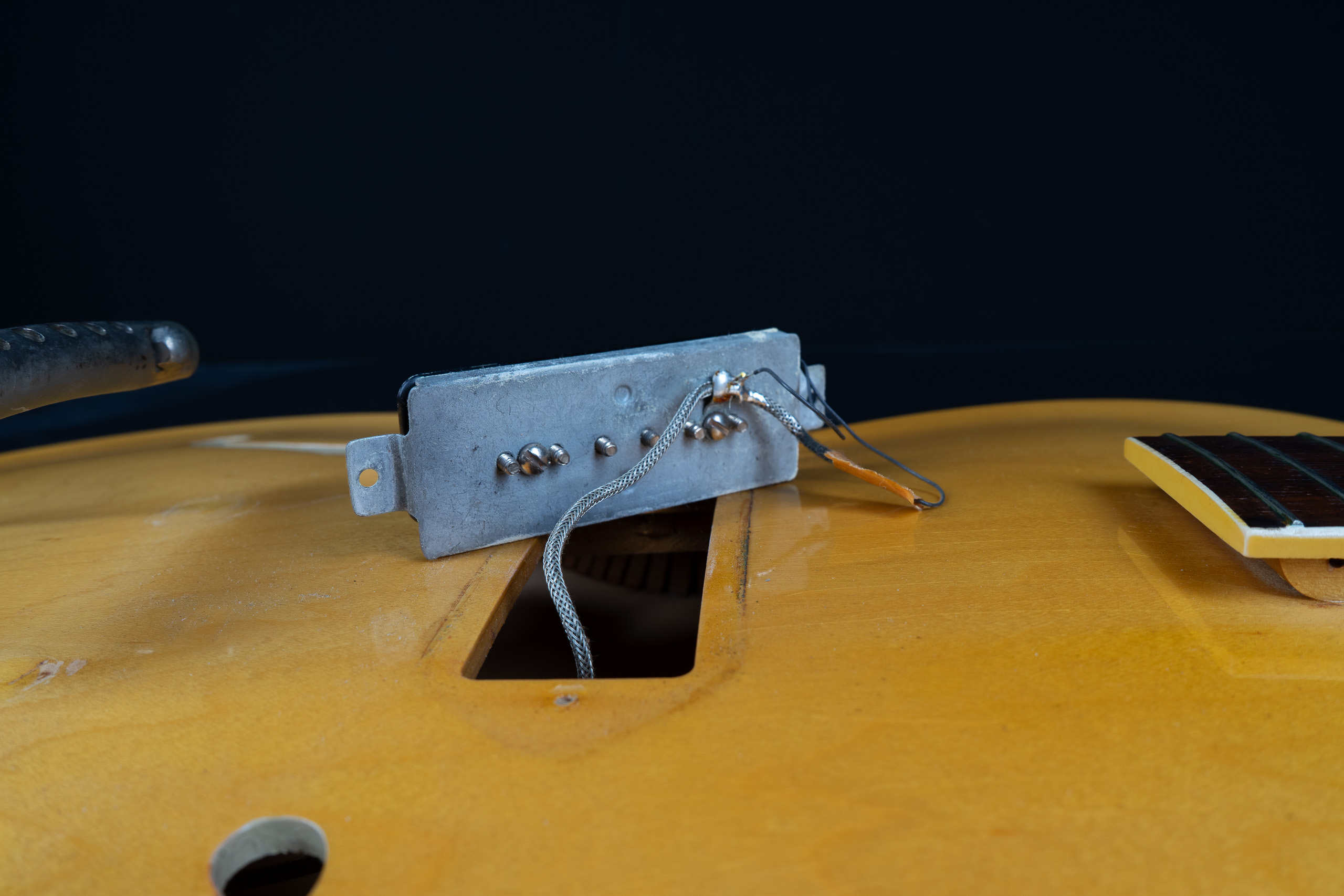 1957 Gibson ES-225T – Natural