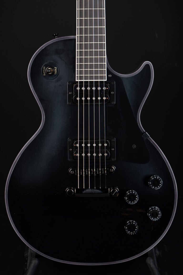 Gibson Custom Shop Les Paul Custom – The Black Widow