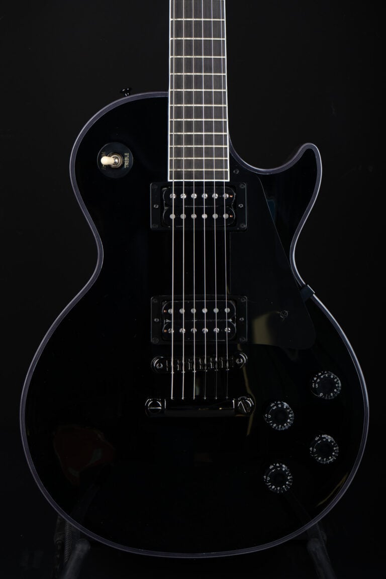 Gibson Custom Shop Les Paul Custom – The Black Widow Gloss 4,04Kg