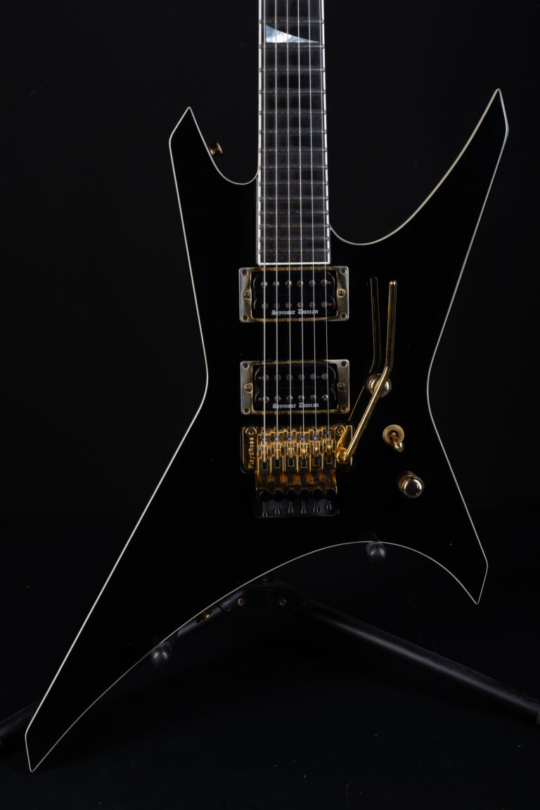 2015 Jackson USA Custom Shop Warrior – Black Gold