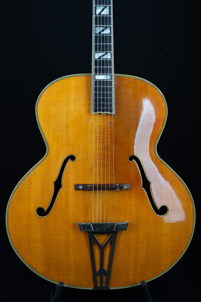 1945 Stromberg Master 400 – Blond