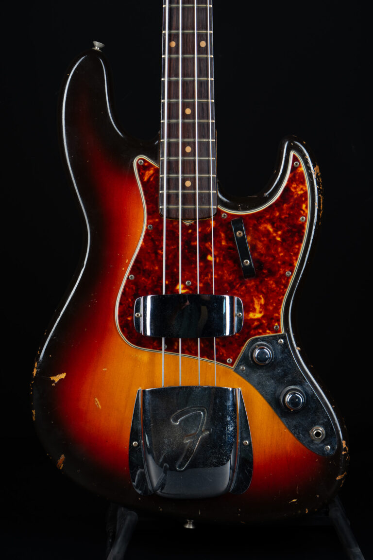 1961 Fender Stack Knob Jazz Bass – Sunburst