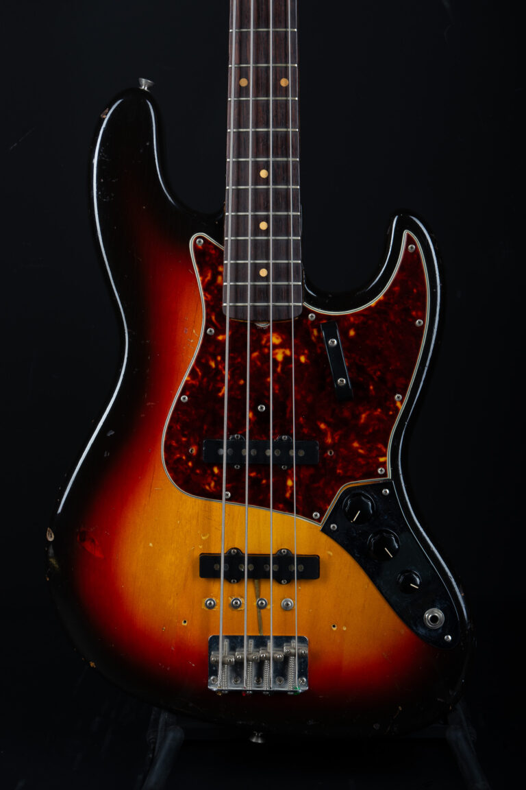 1962 Fender Jazz Bass – Sunburst