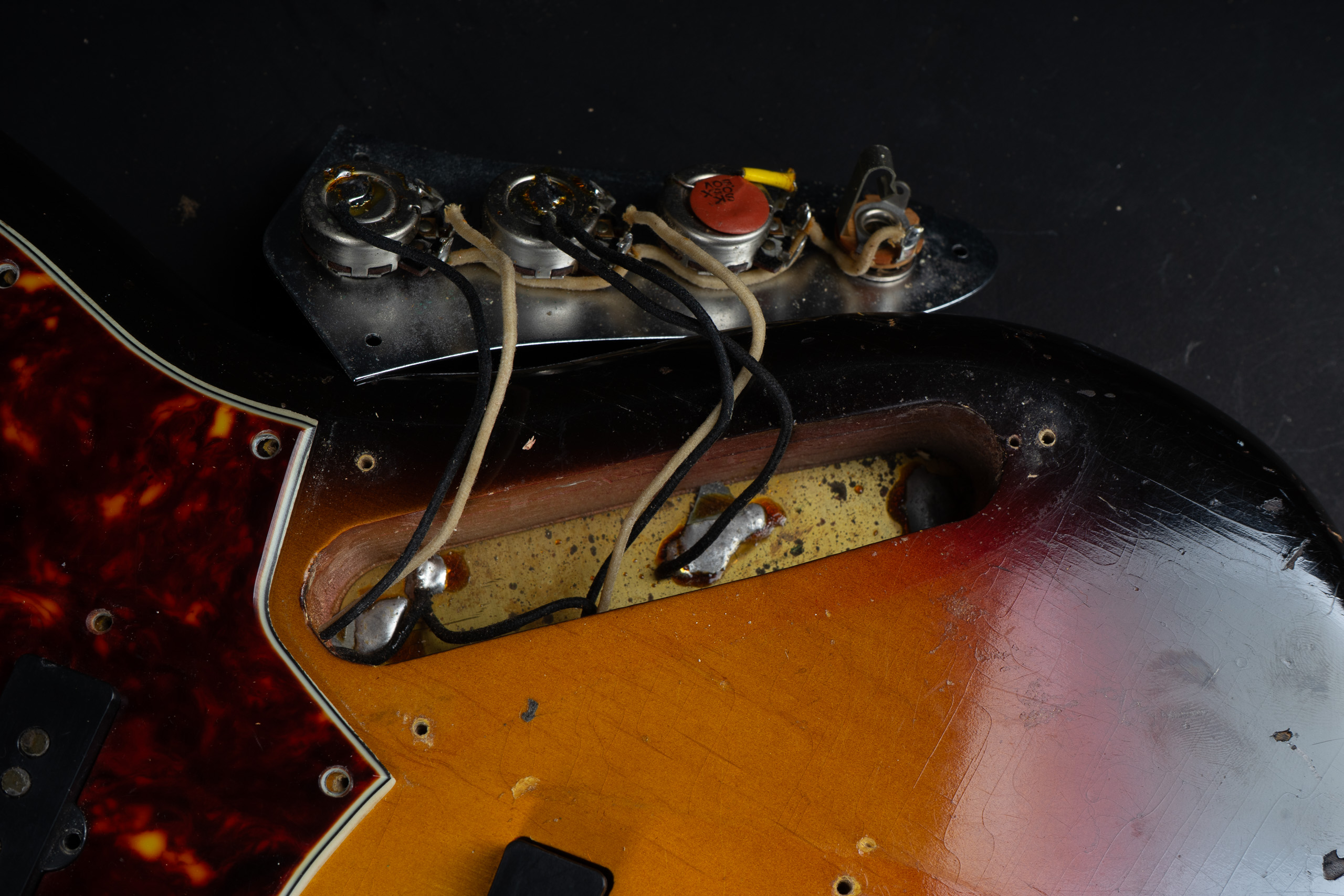 1962 Fender Jazz Bass – Sunburst
