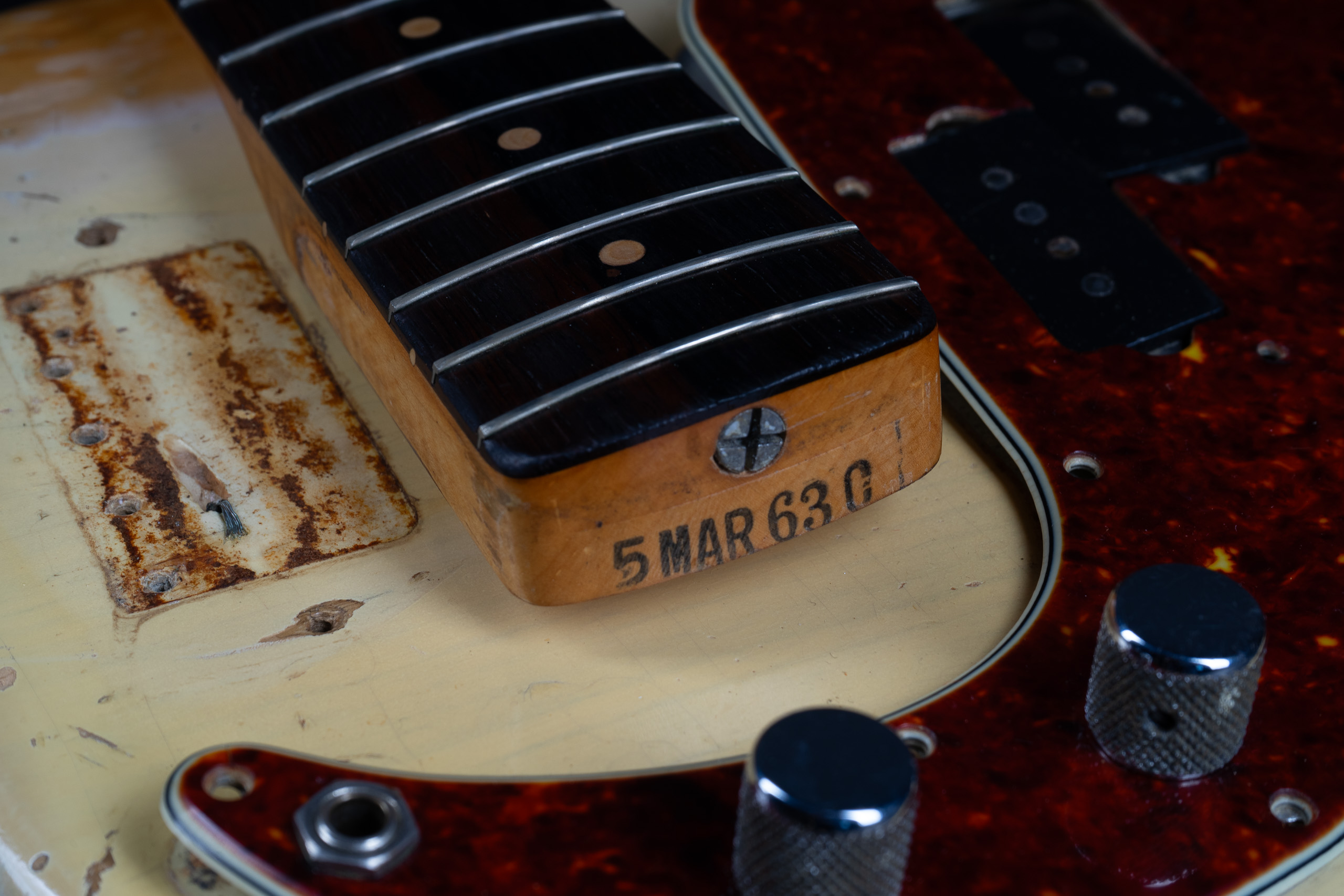 1963 Fender Precision Bass – Blonde