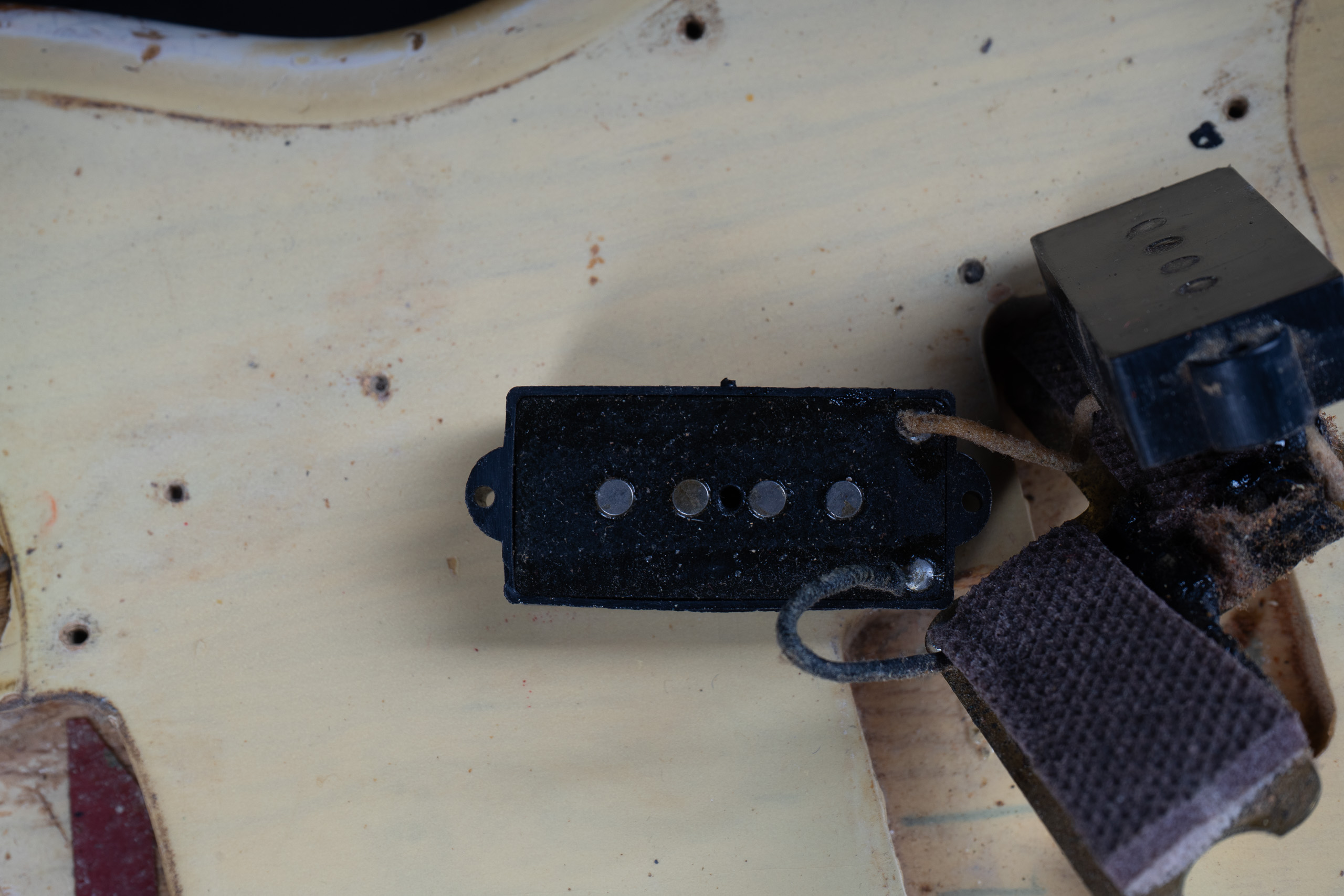 1963 Fender Precision Bass – Blonde