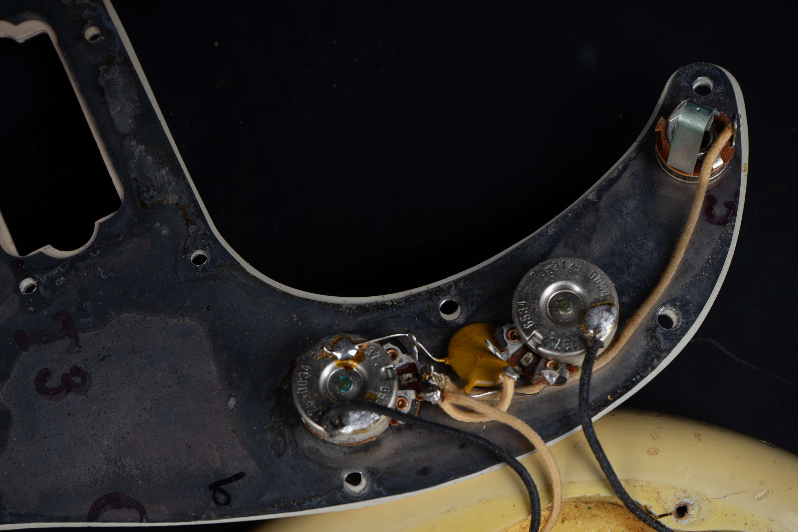 1965 Fender Precision Bass – Olympic White