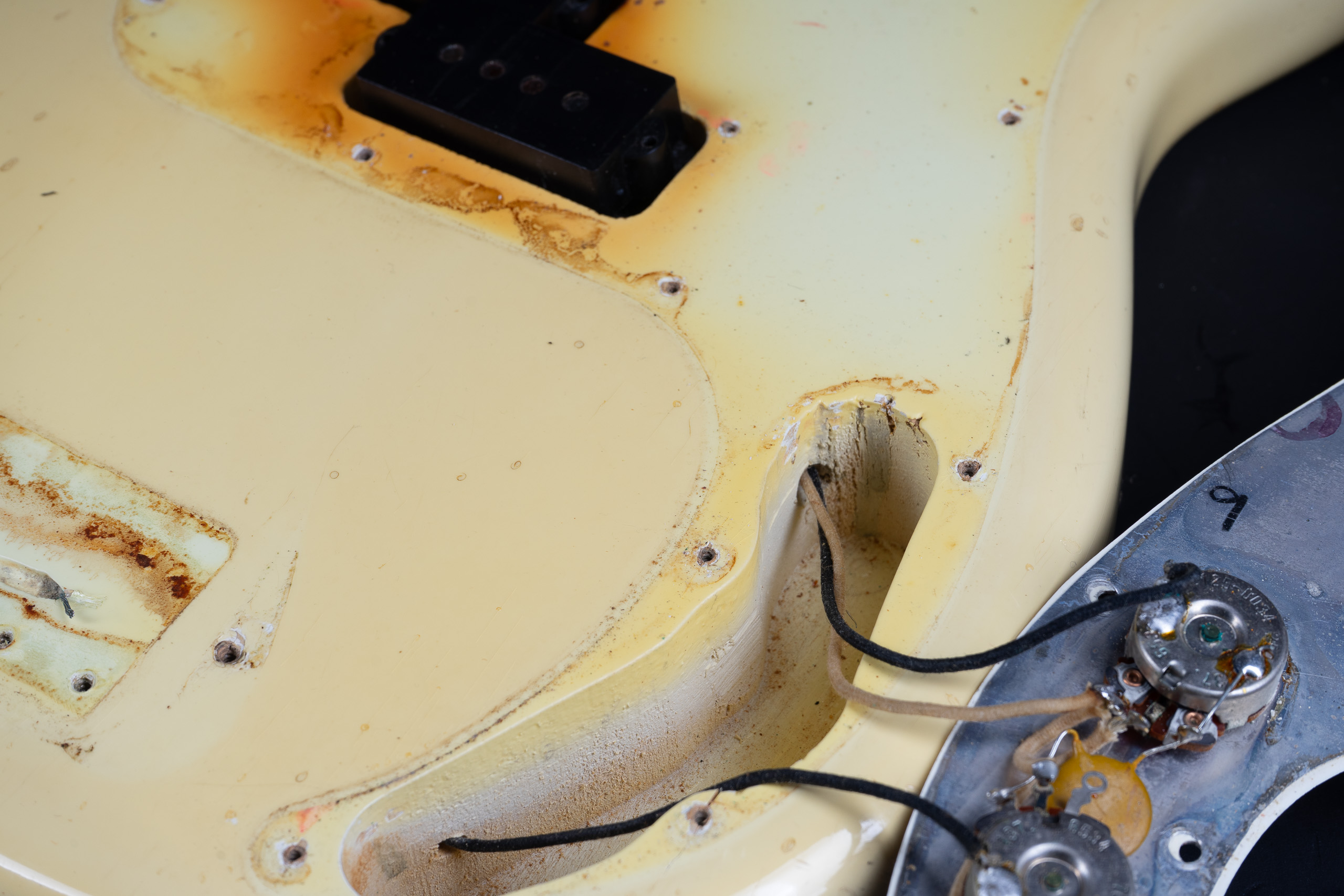1965 Fender Precision Bass – Olympic White