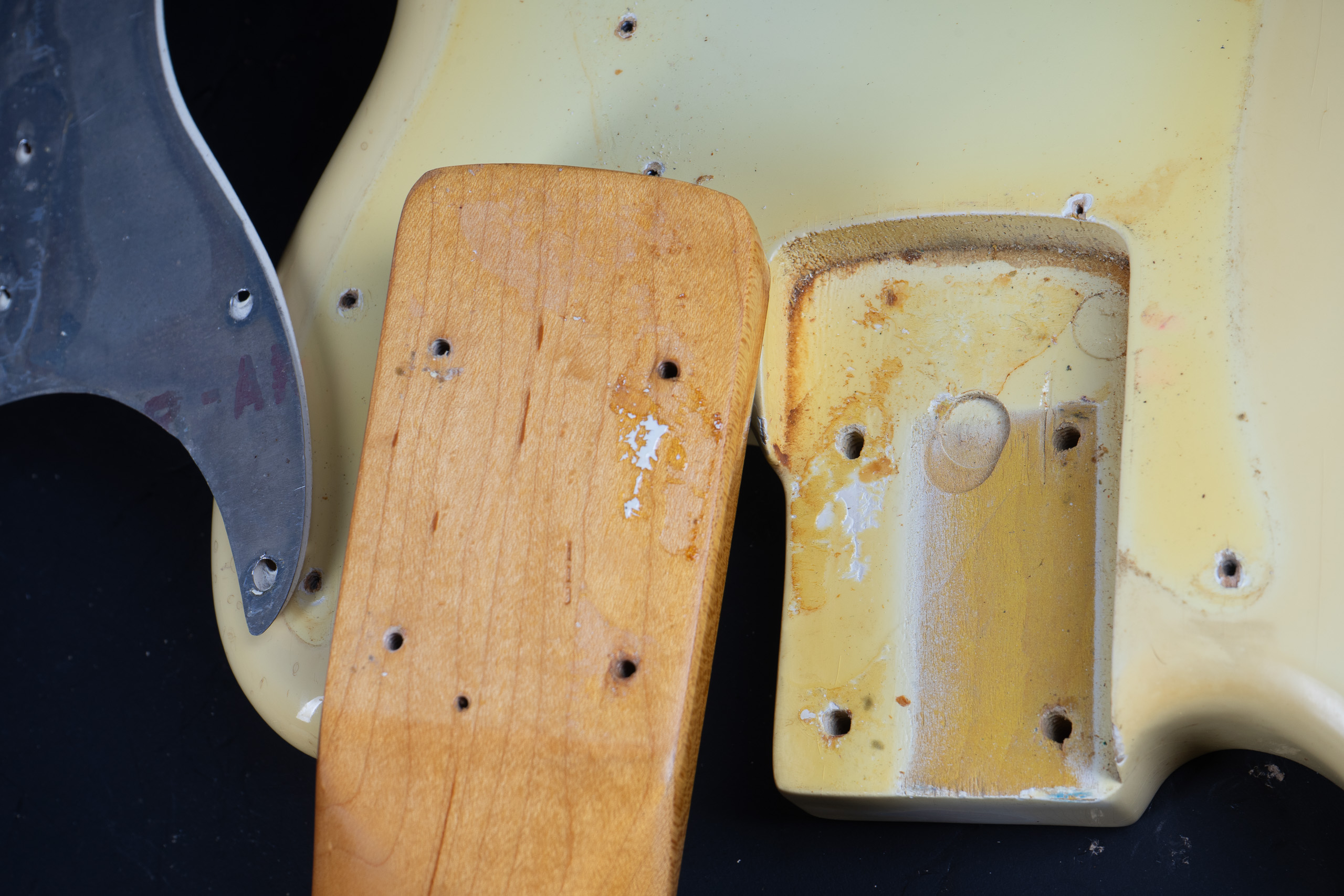 1965 Fender Precision Bass – Olympic White