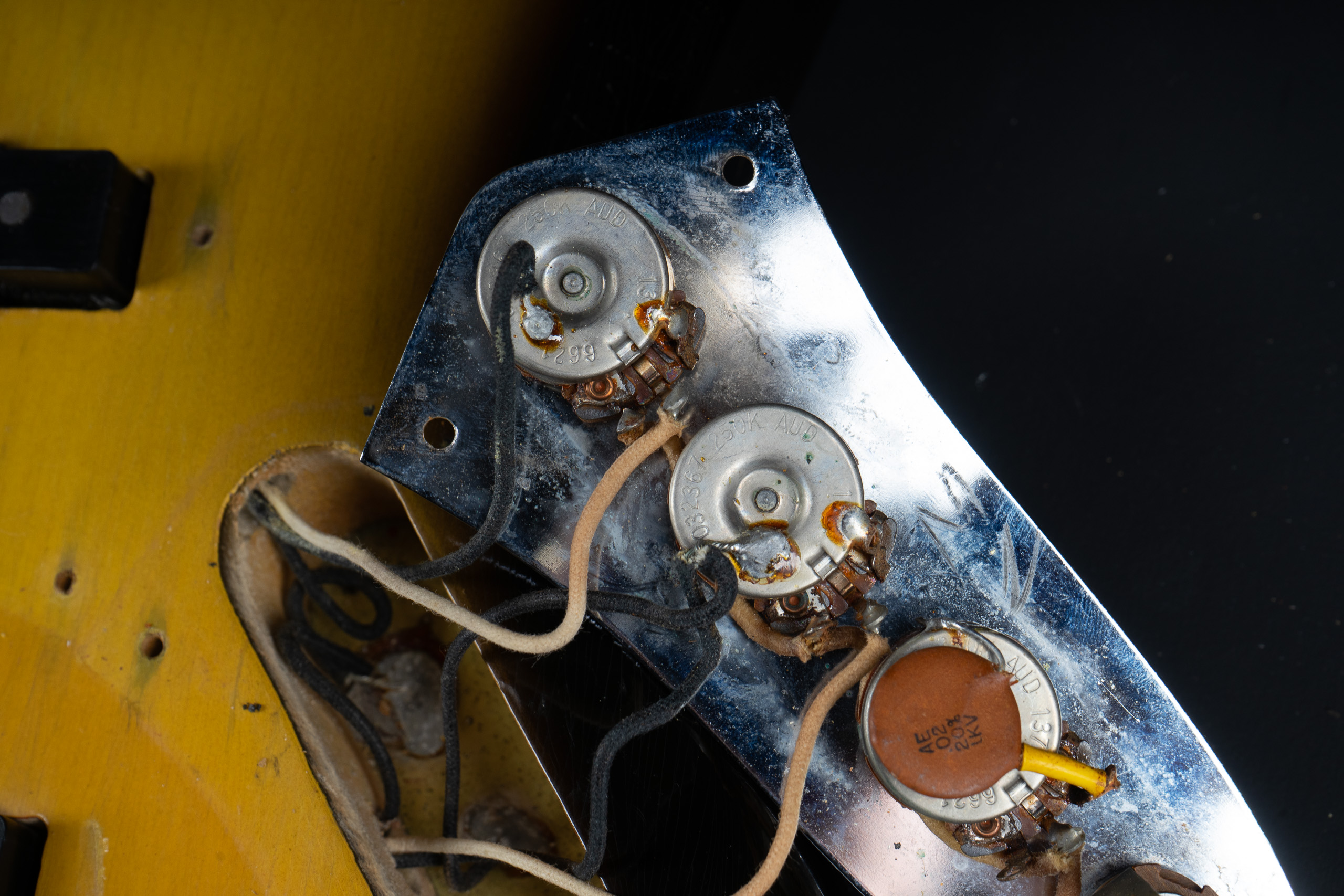 1966 Fender Jazz Bass – Sunburst
