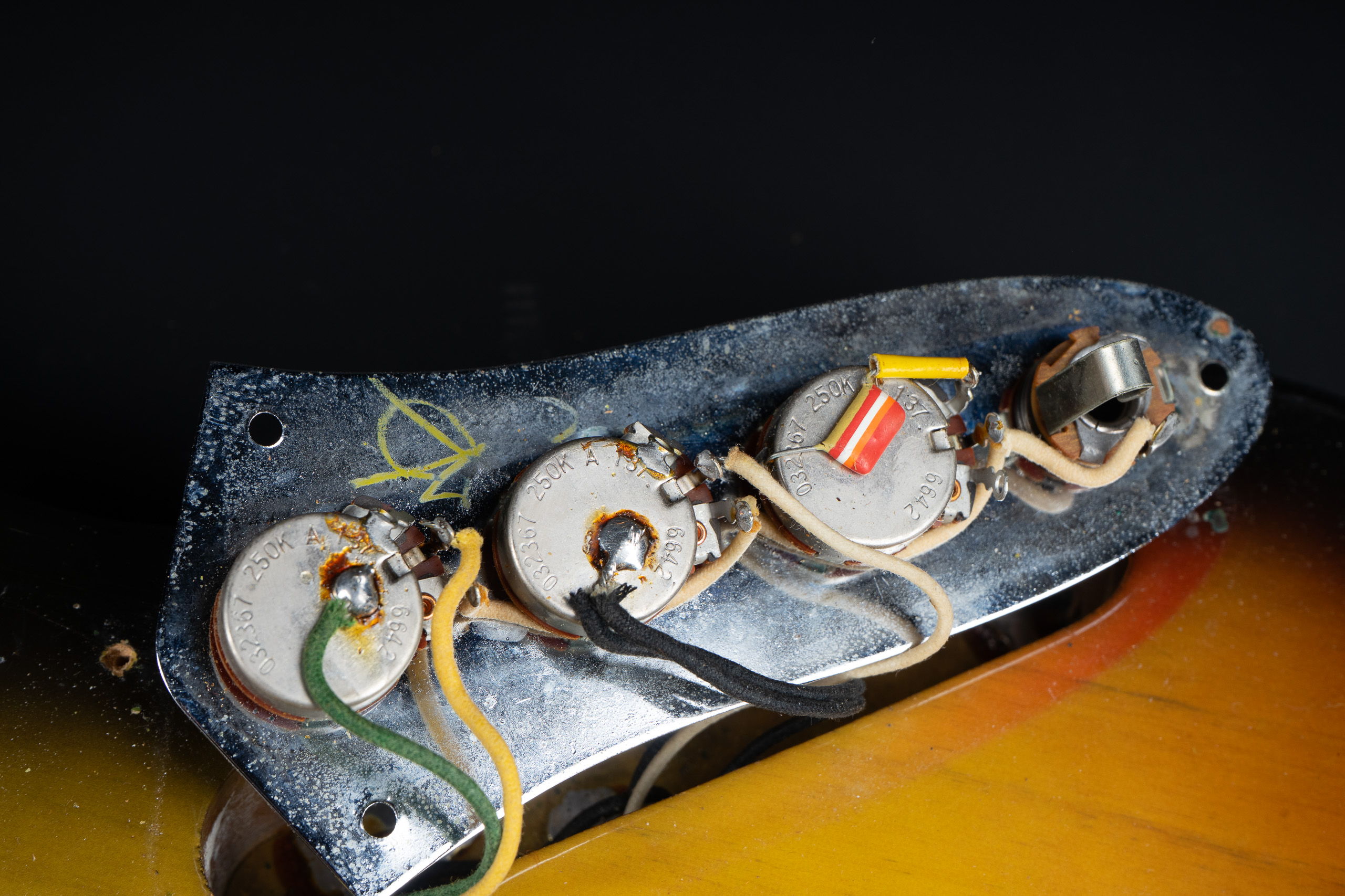 1968 Fender Jazz Bass – Sunburst