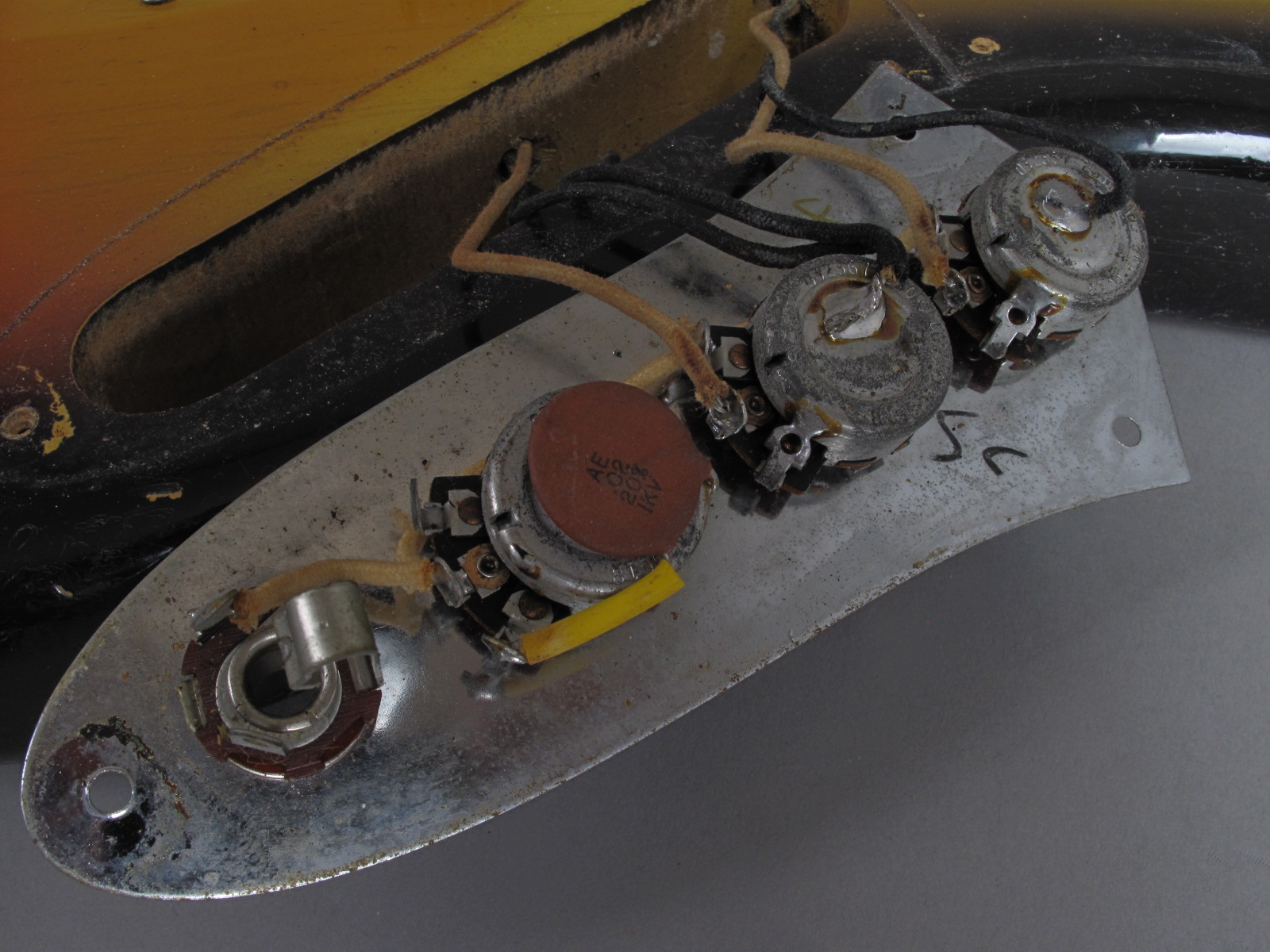 1966 Fender Jazz Bass – Sunburst