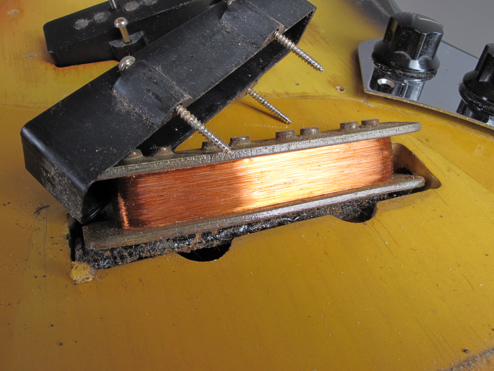 1966 Fender Jazz Bass – Sunburst